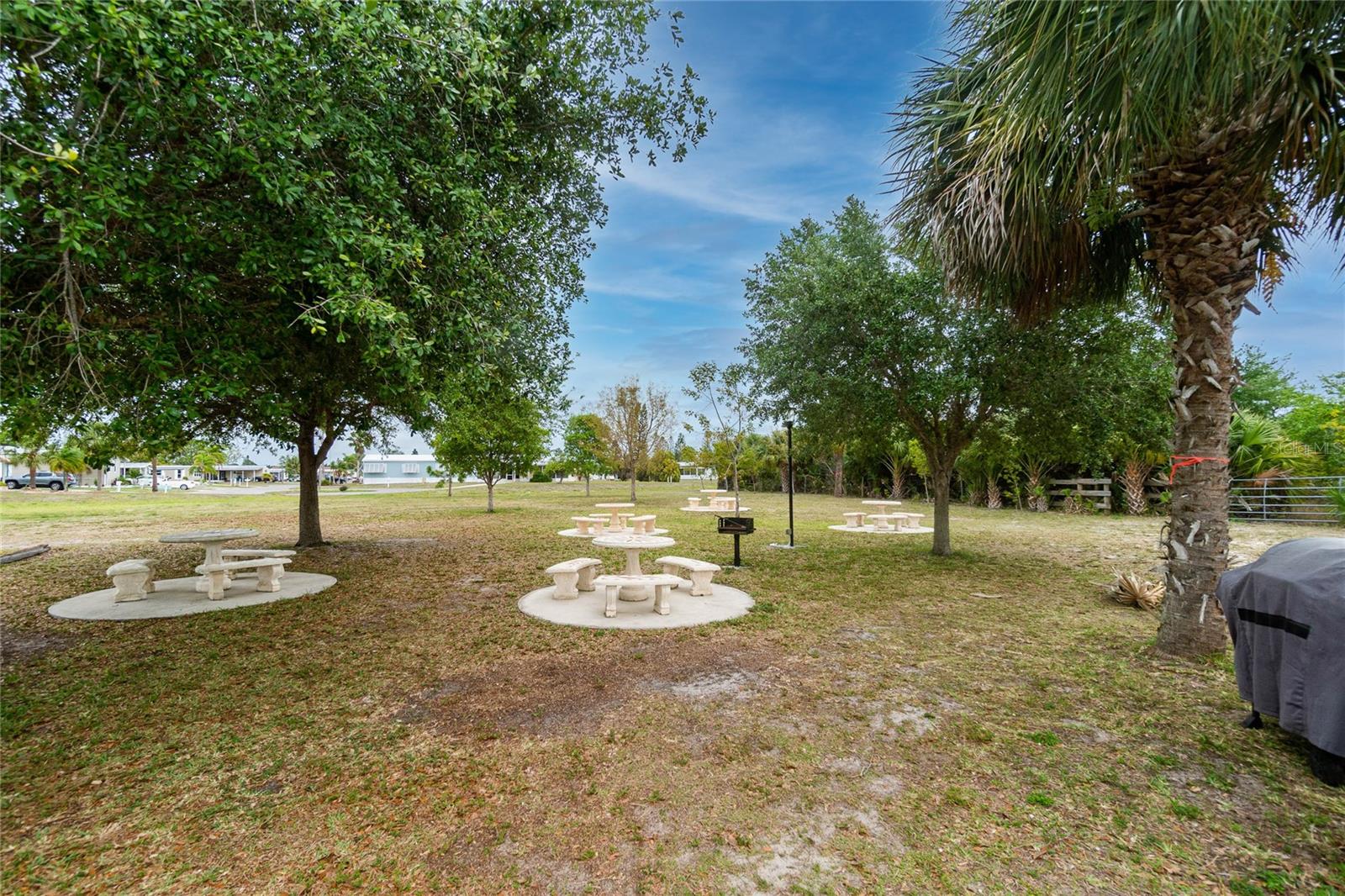 Image 14 of 19 For 7578 Ratan Circle