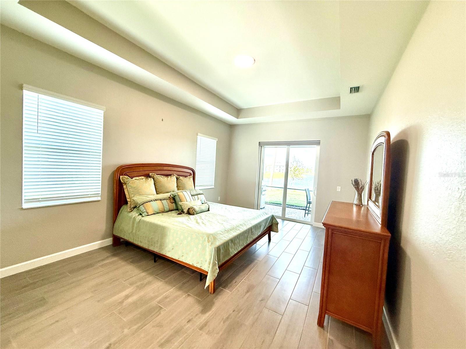 Image 22 of 35 For 15155 Scarlet Oak Court
