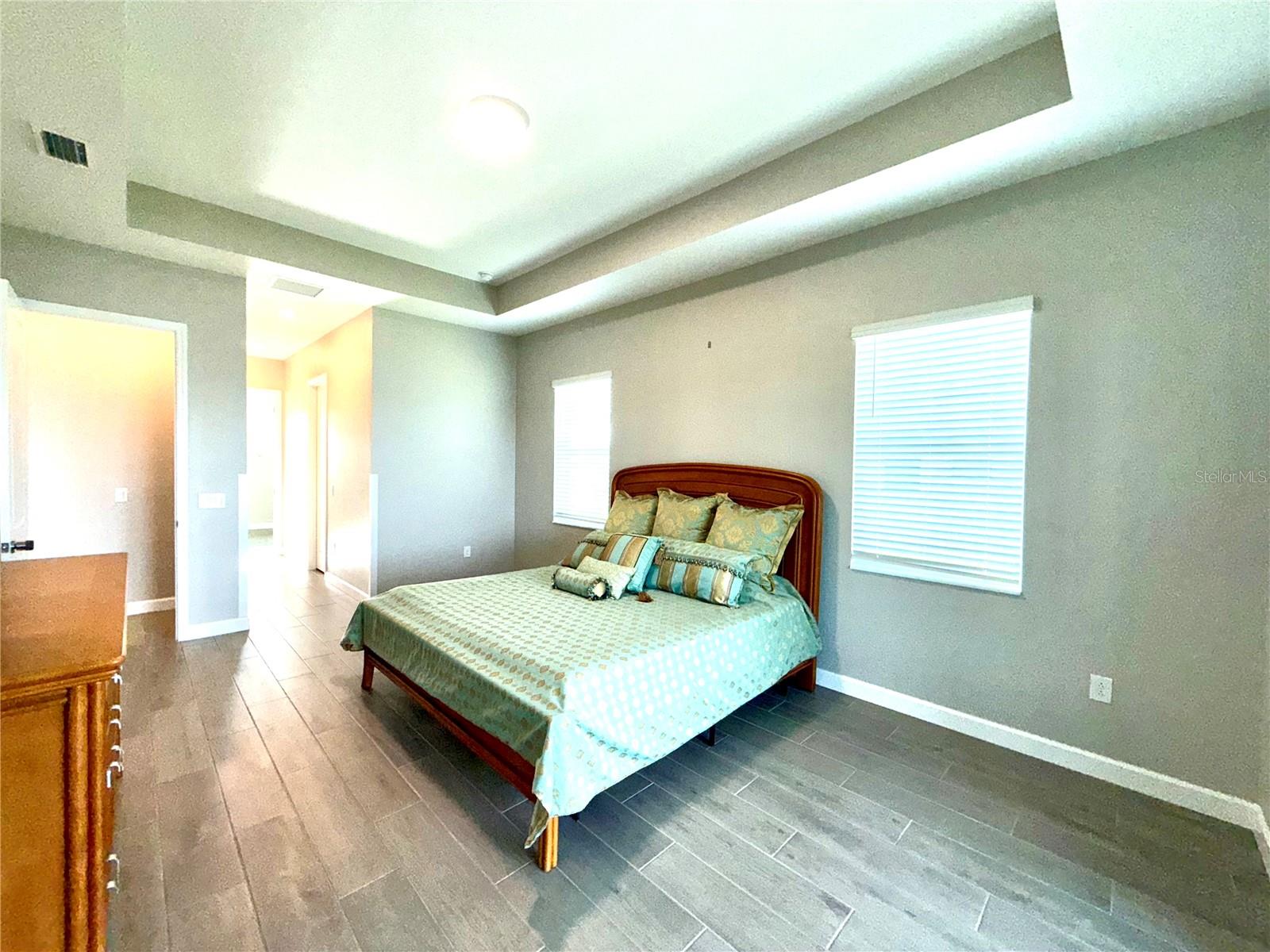 Image 24 of 35 For 15155 Scarlet Oak Court
