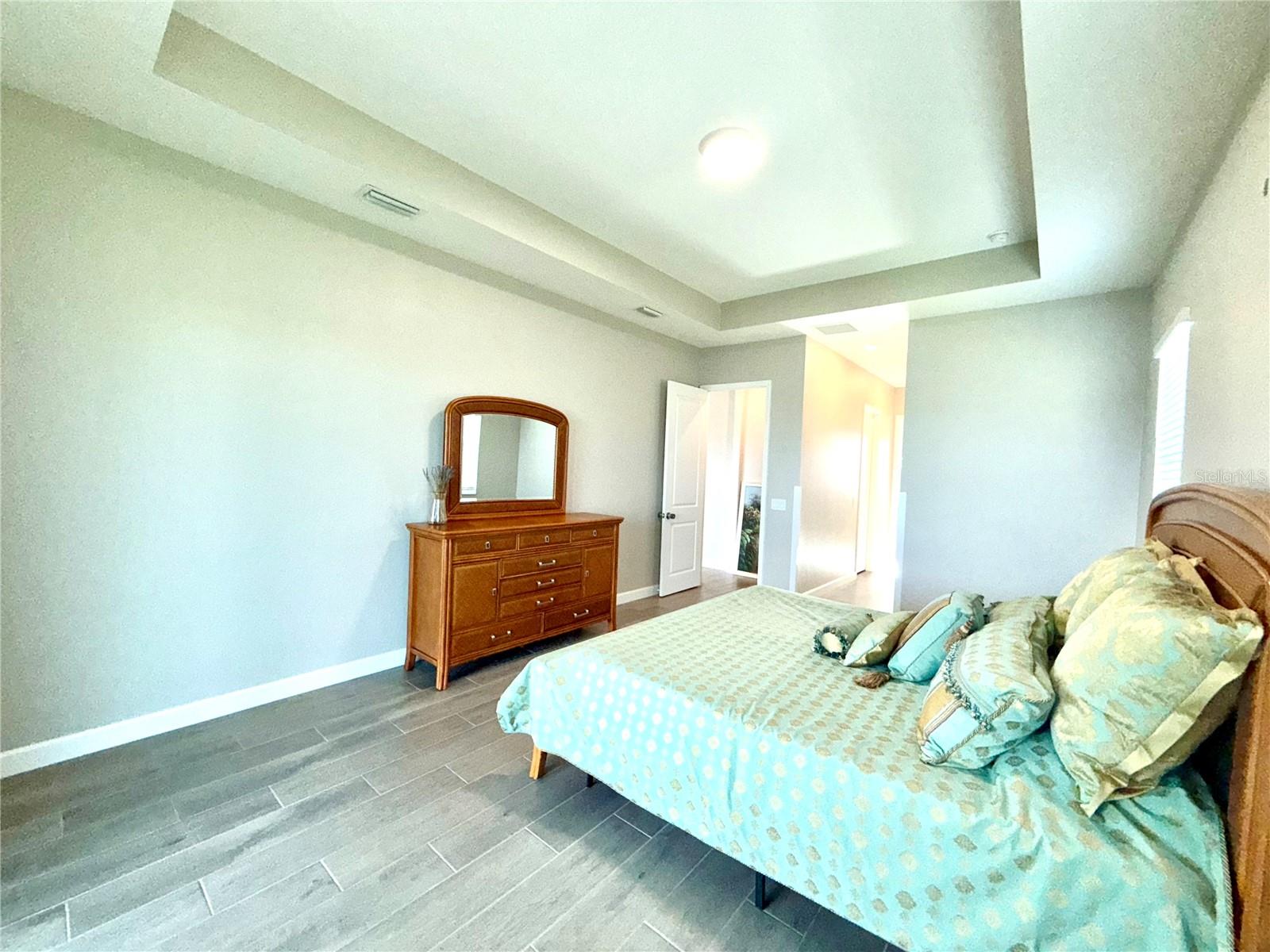 Image 26 of 35 For 15155 Scarlet Oak Court