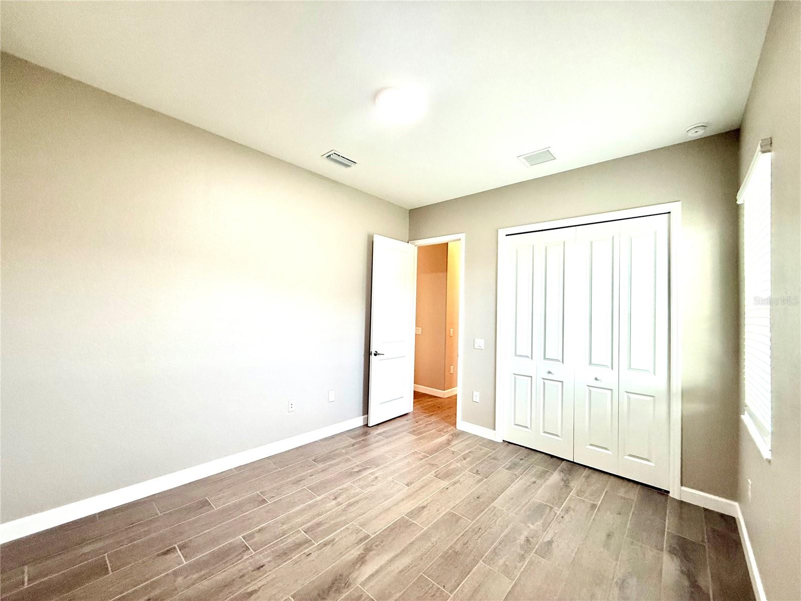 Image 32 of 35 For 15155 Scarlet Oak Court