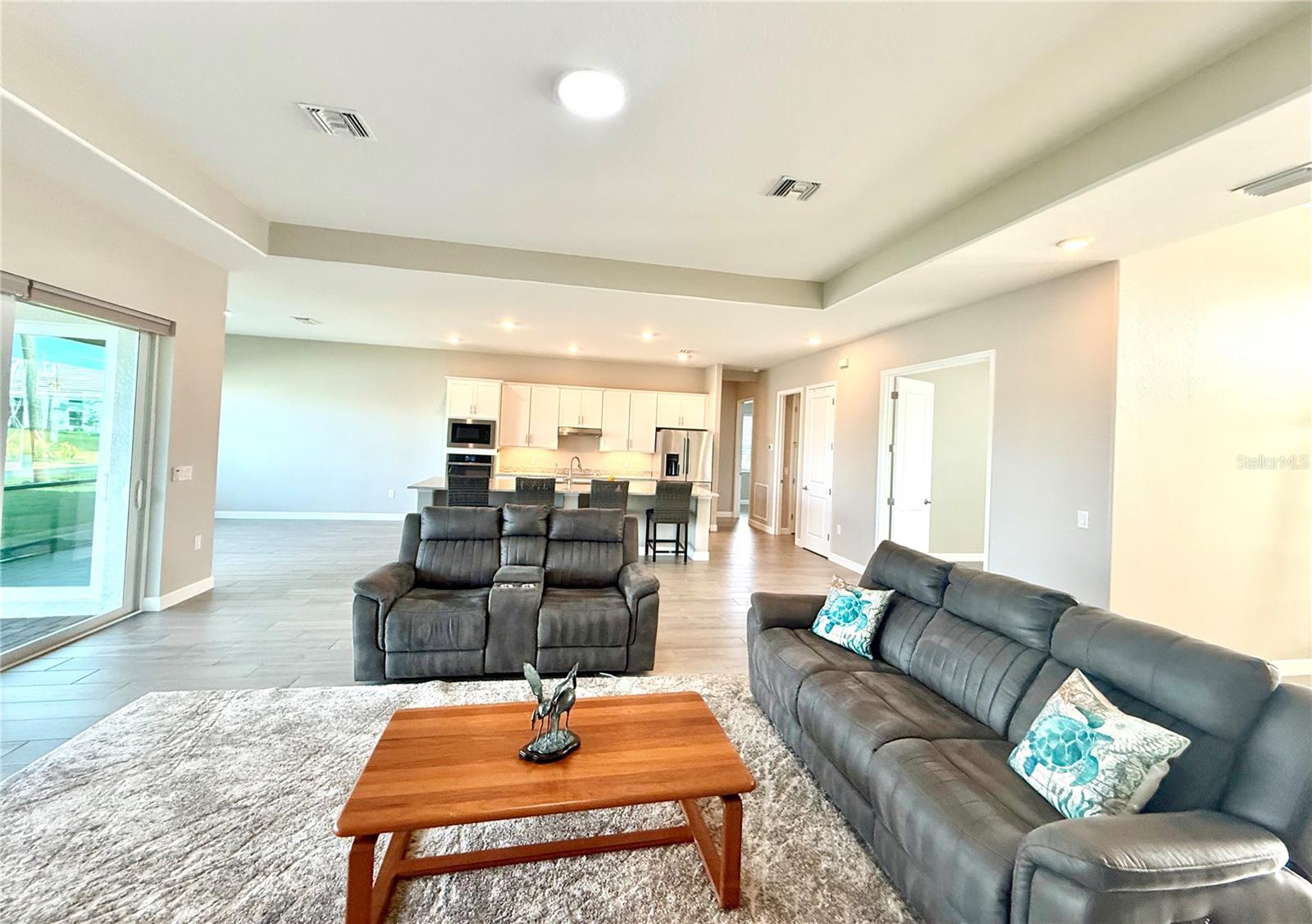 Image 9 of 35 For 15155 Scarlet Oak Court
