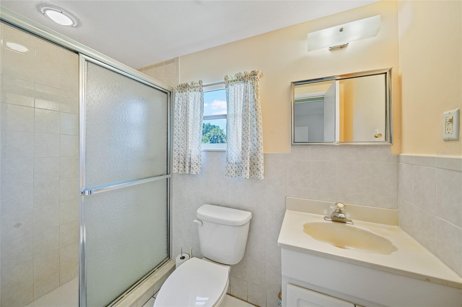 Image 17 of 28 For 1596 Hayworth Road