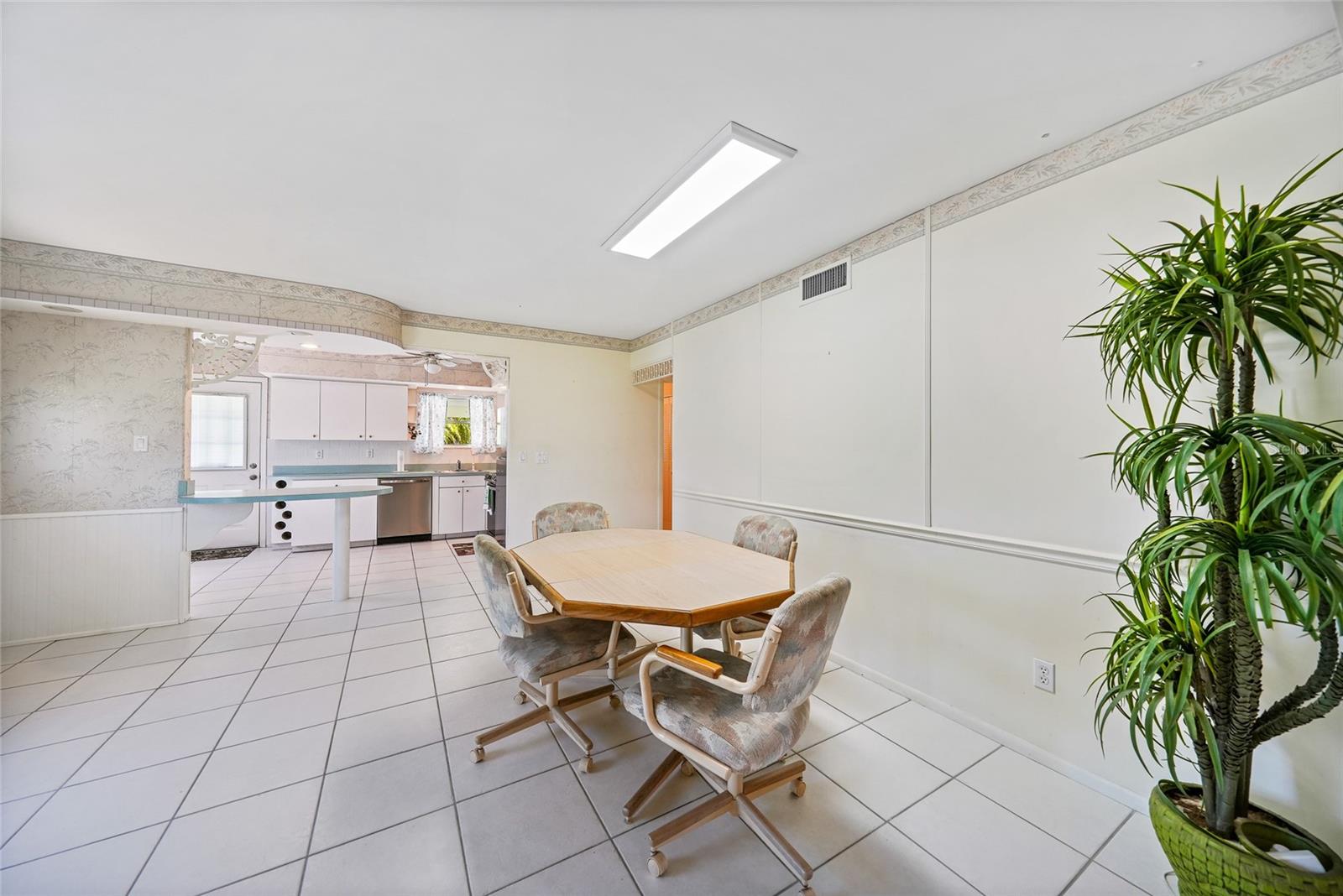 Image 6 of 28 For 1596 Hayworth Road