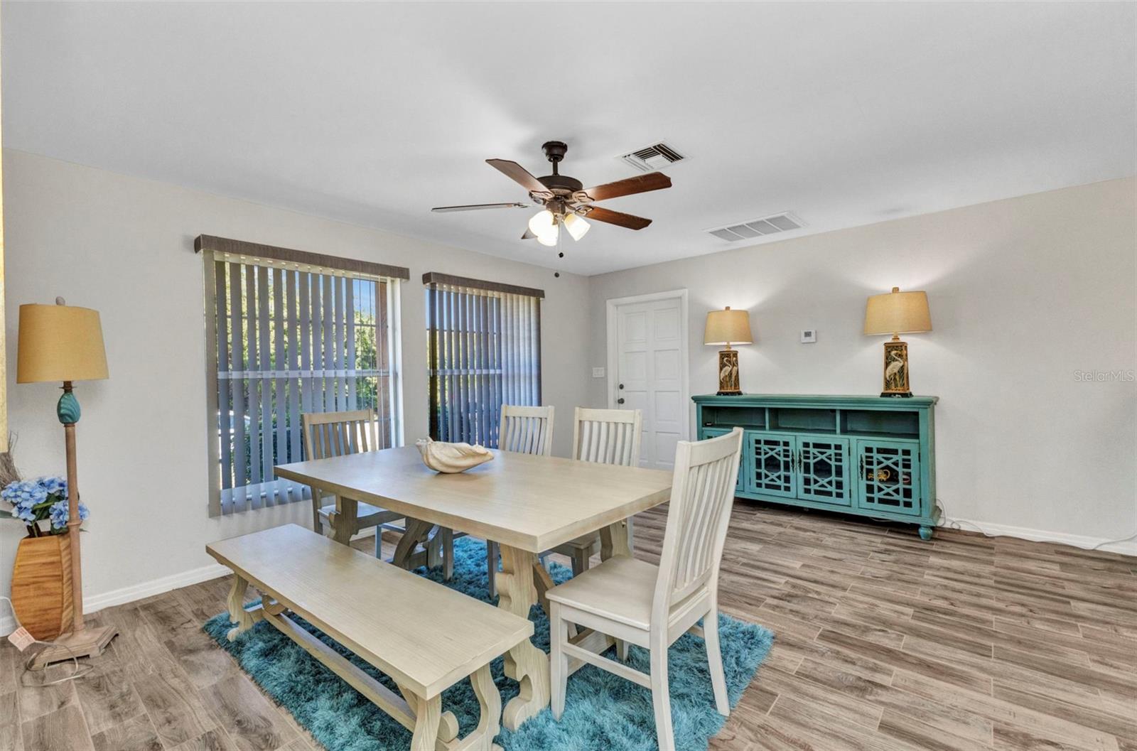 Image 5 of 45 For 2626 Auburn Boulevard
