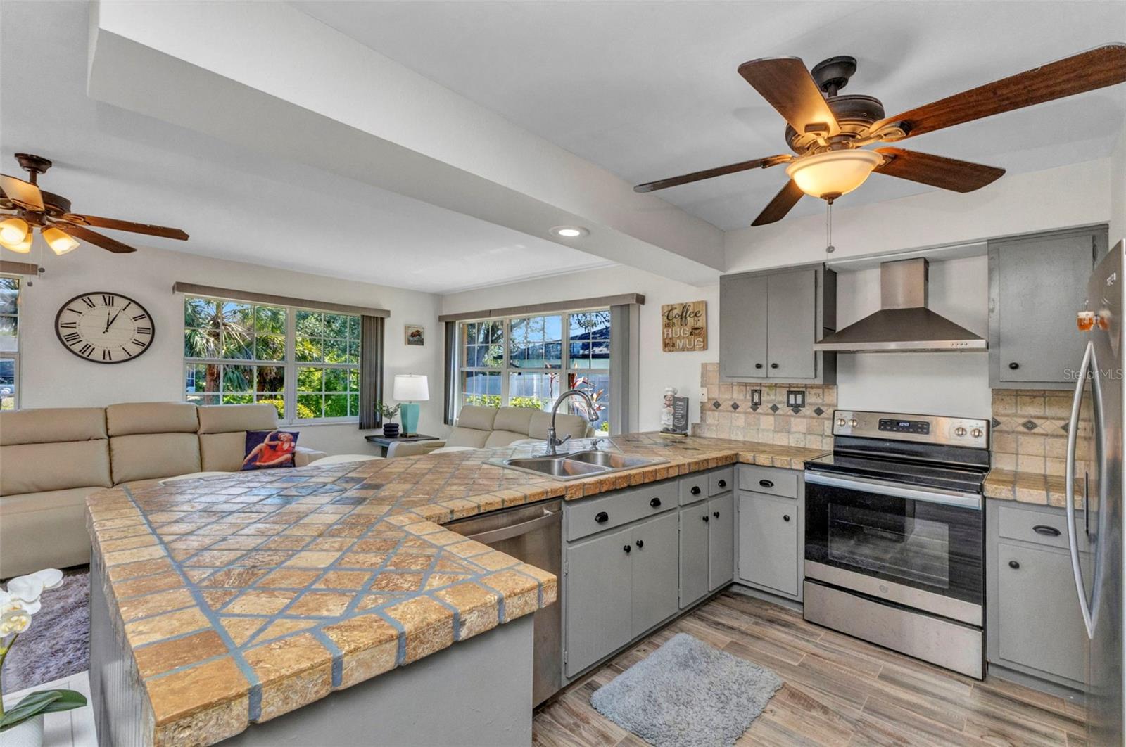 Image 8 of 45 For 2626 Auburn Boulevard