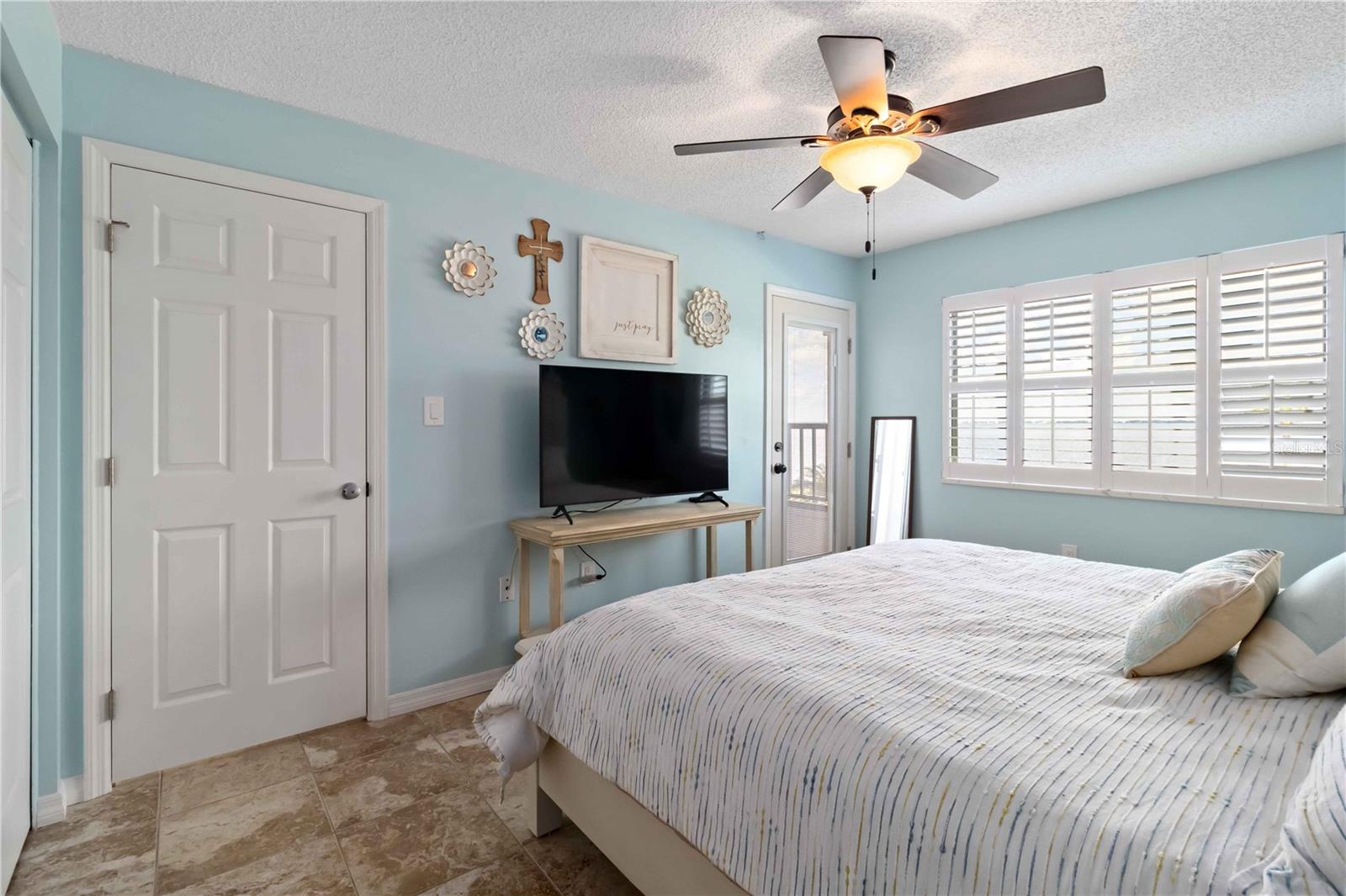 Image 22 of 47 For 1500 Park Beach Circle 2f