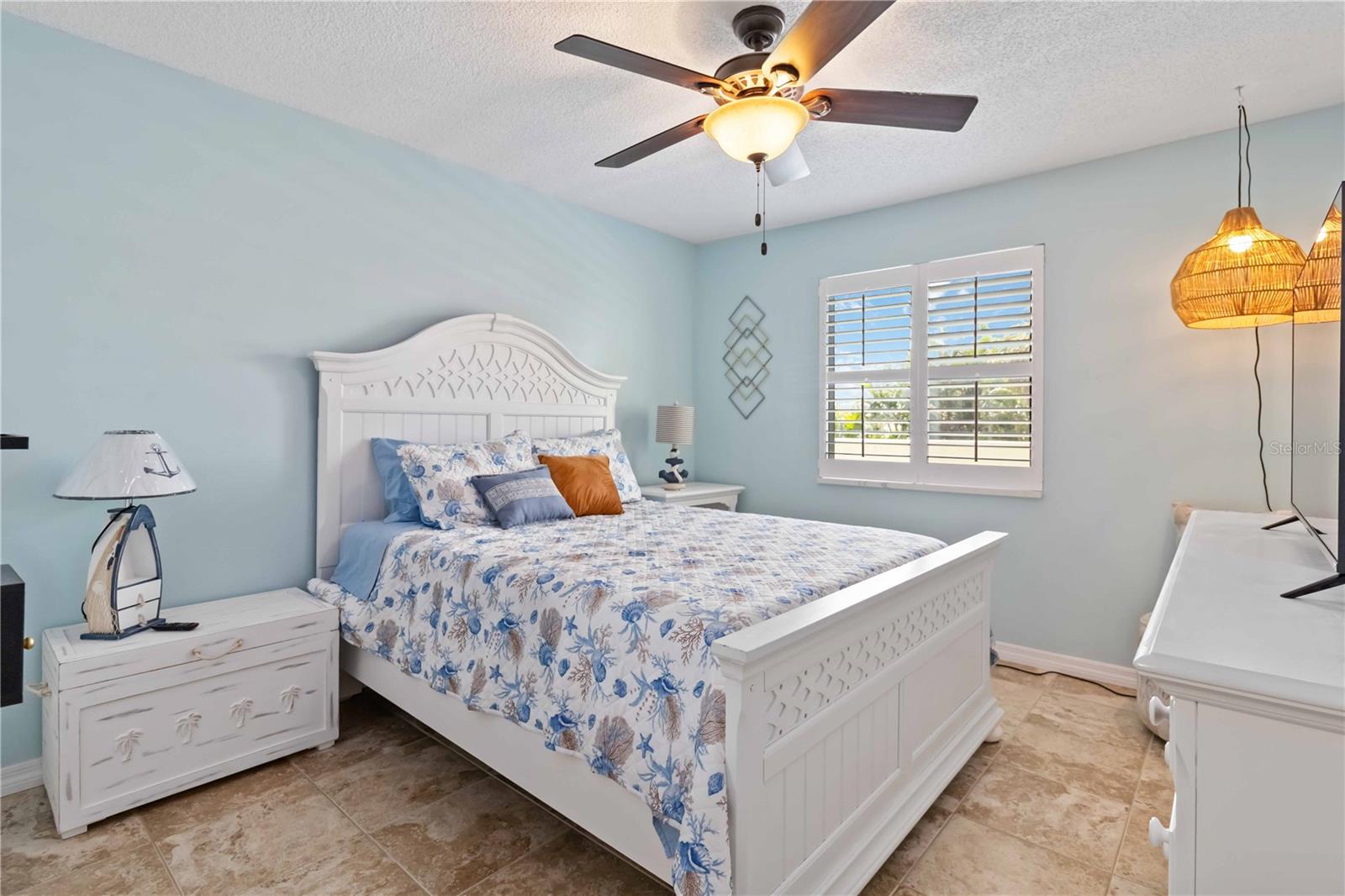 Image 27 of 47 For 1500 Park Beach Circle 2f