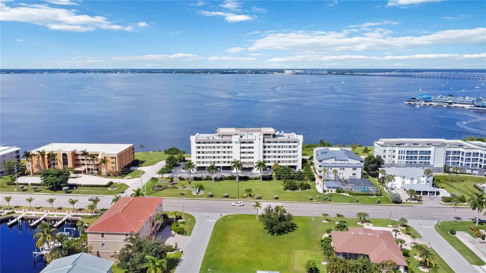Image 41 of 47 For 1500 Park Beach Circle 2f
