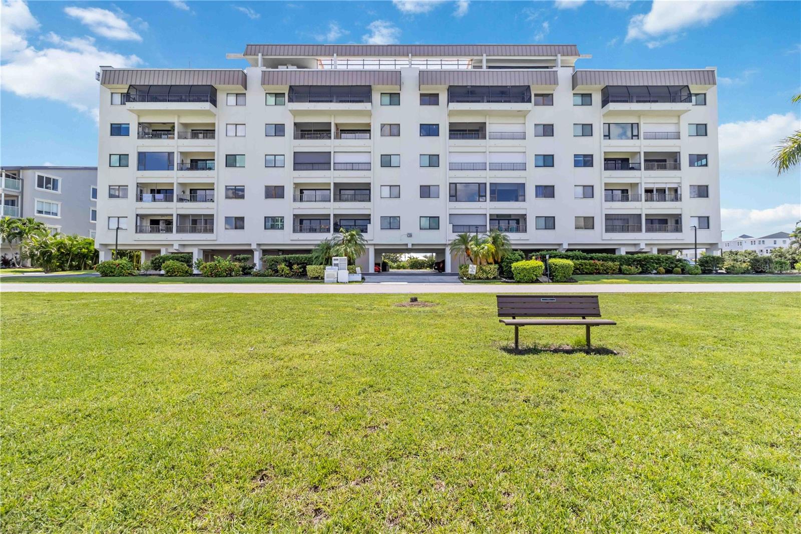 Image 5 of 47 For 1500 Park Beach Circle 2f