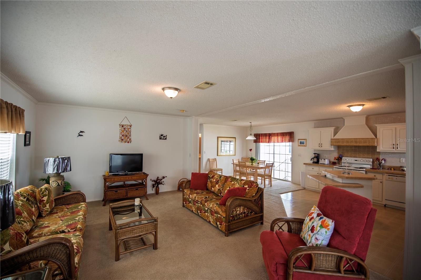 Image 10 of 27 For 36 Freeman Avenue