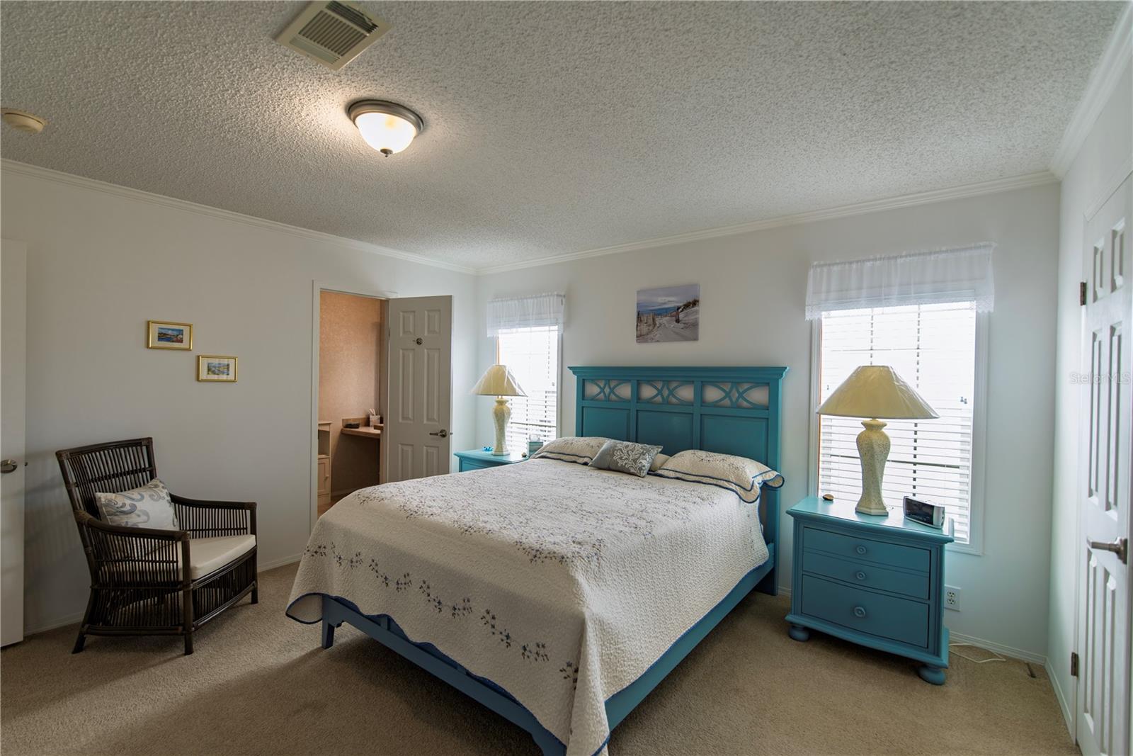 Image 11 of 27 For 36 Freeman Avenue