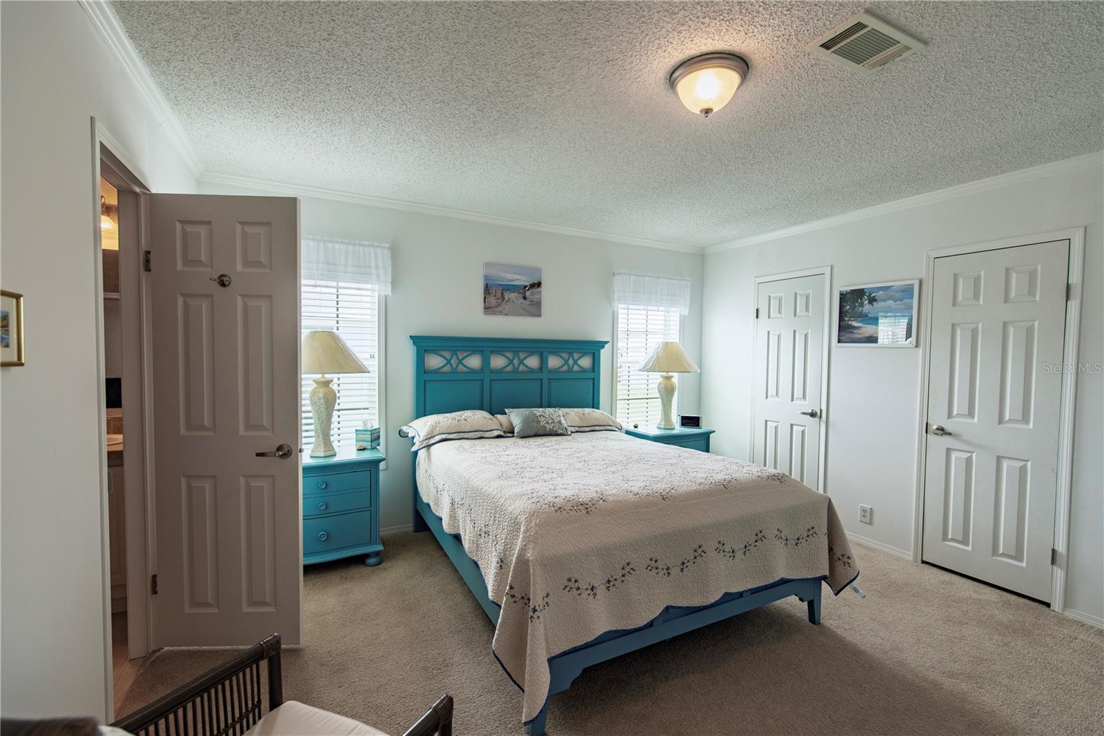 Image 12 of 27 For 36 Freeman Avenue