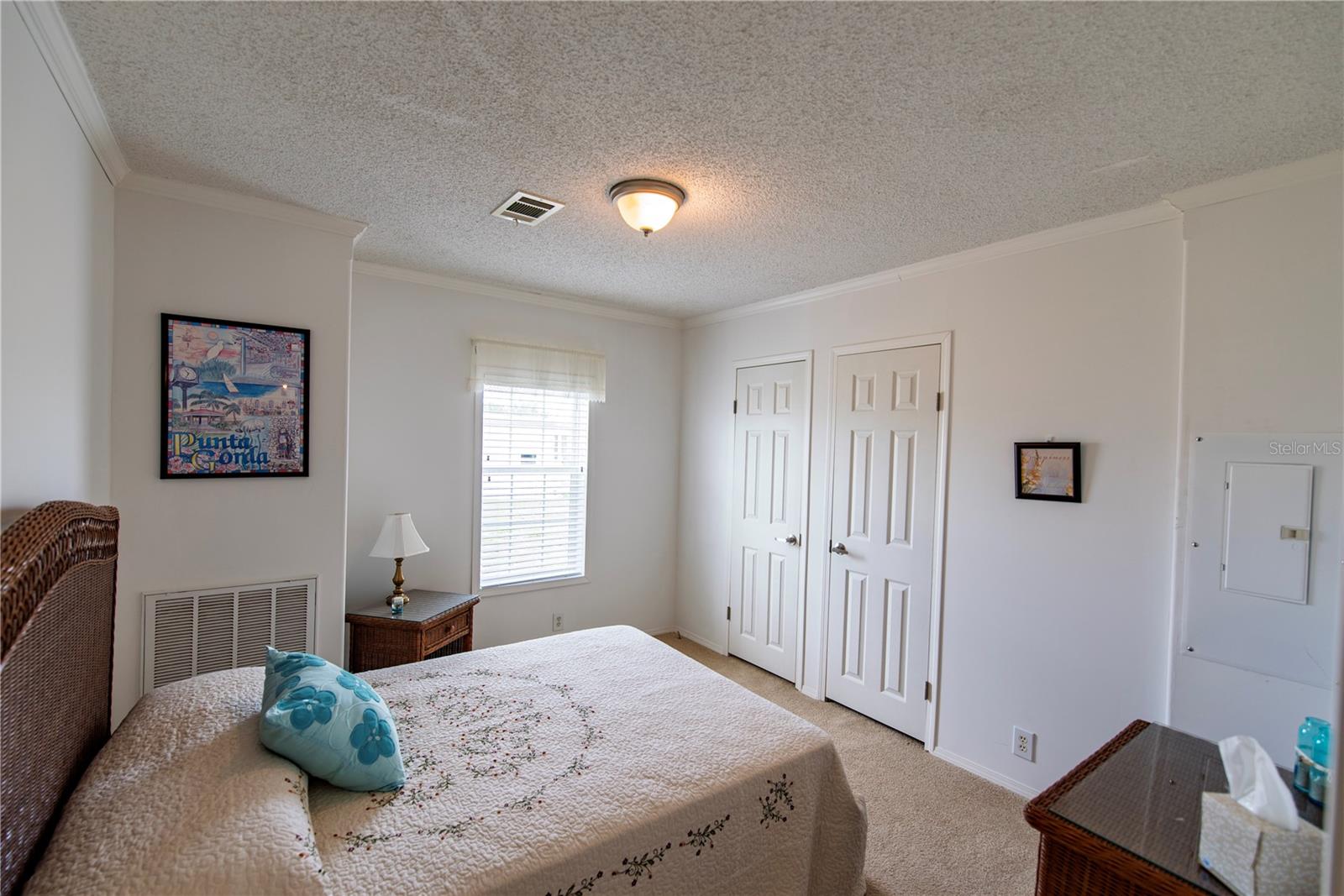 Image 14 of 27 For 36 Freeman Avenue