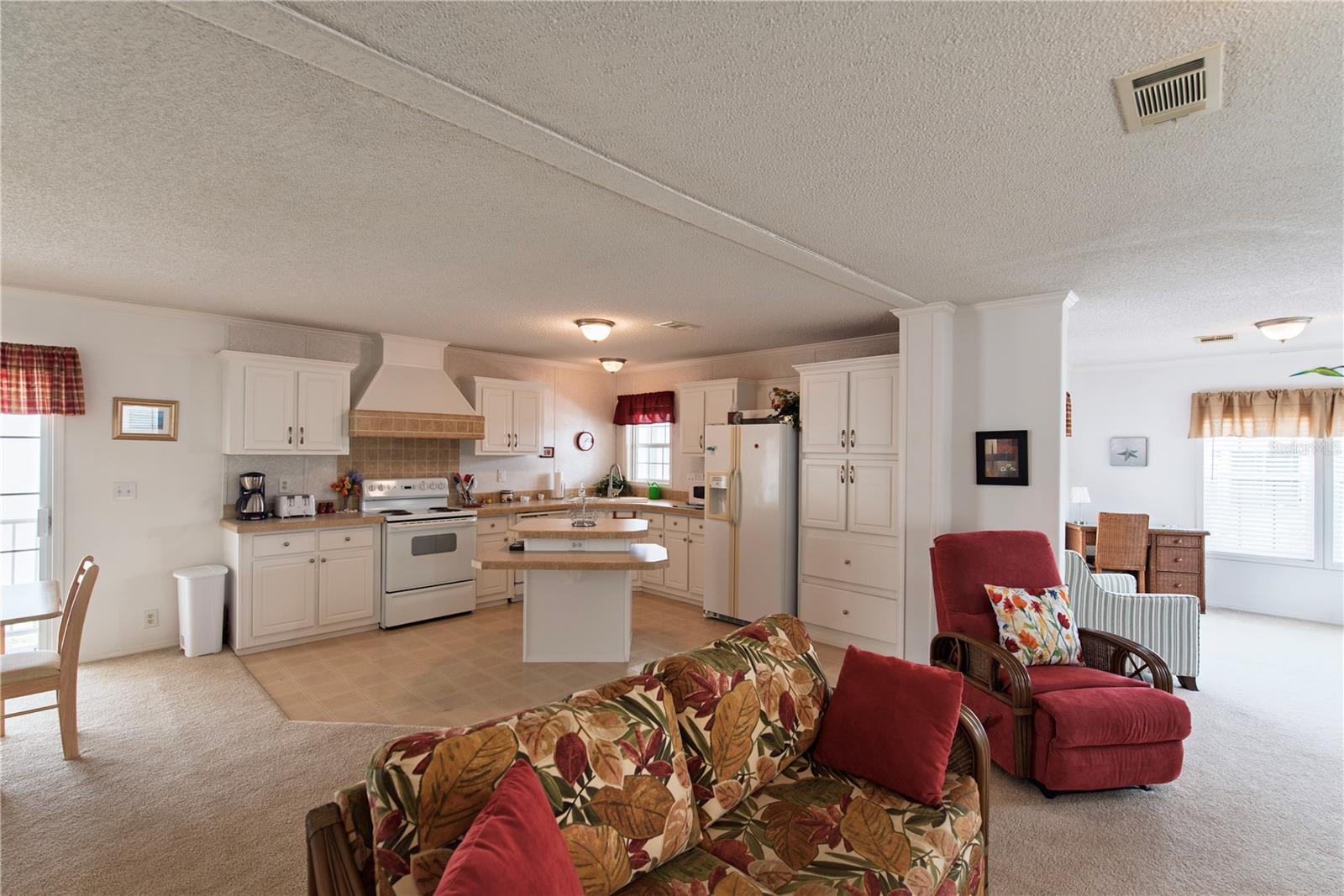Image 6 of 27 For 36 Freeman Avenue