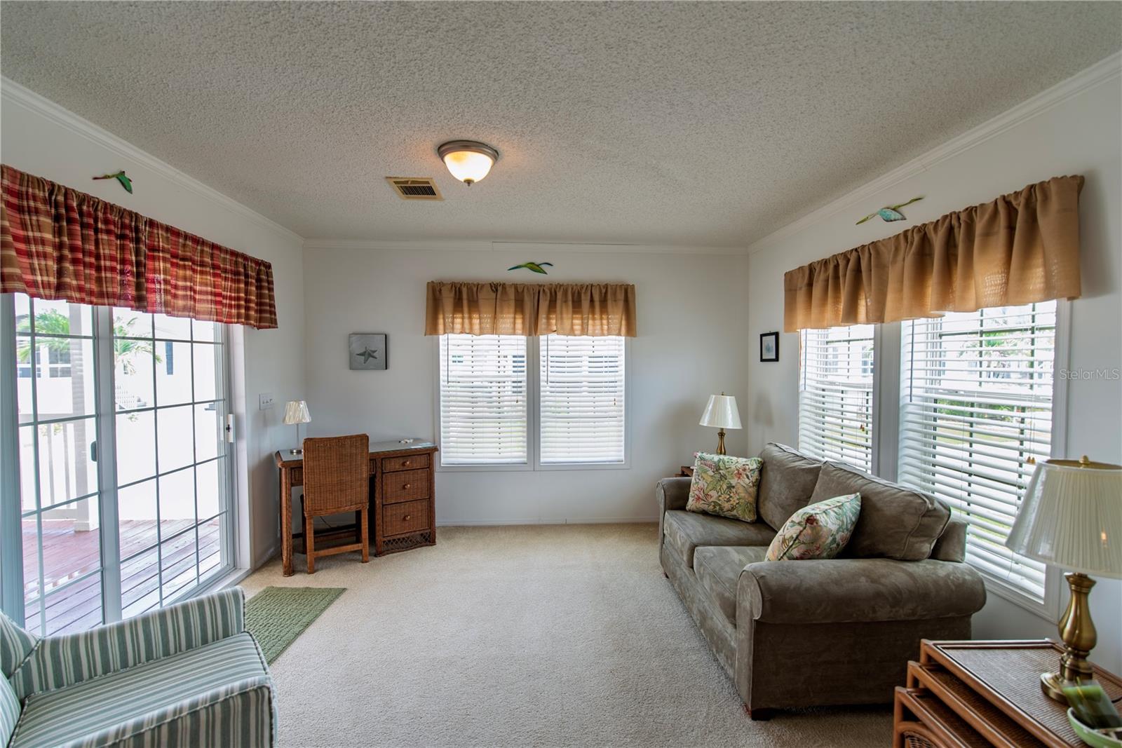 Image 8 of 27 For 36 Freeman Avenue