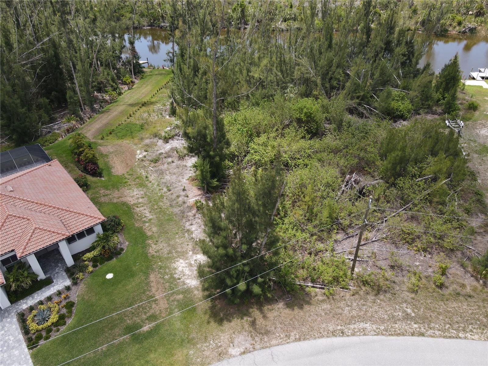 Image 17 of 30 For 10662 Kearsarge Circle