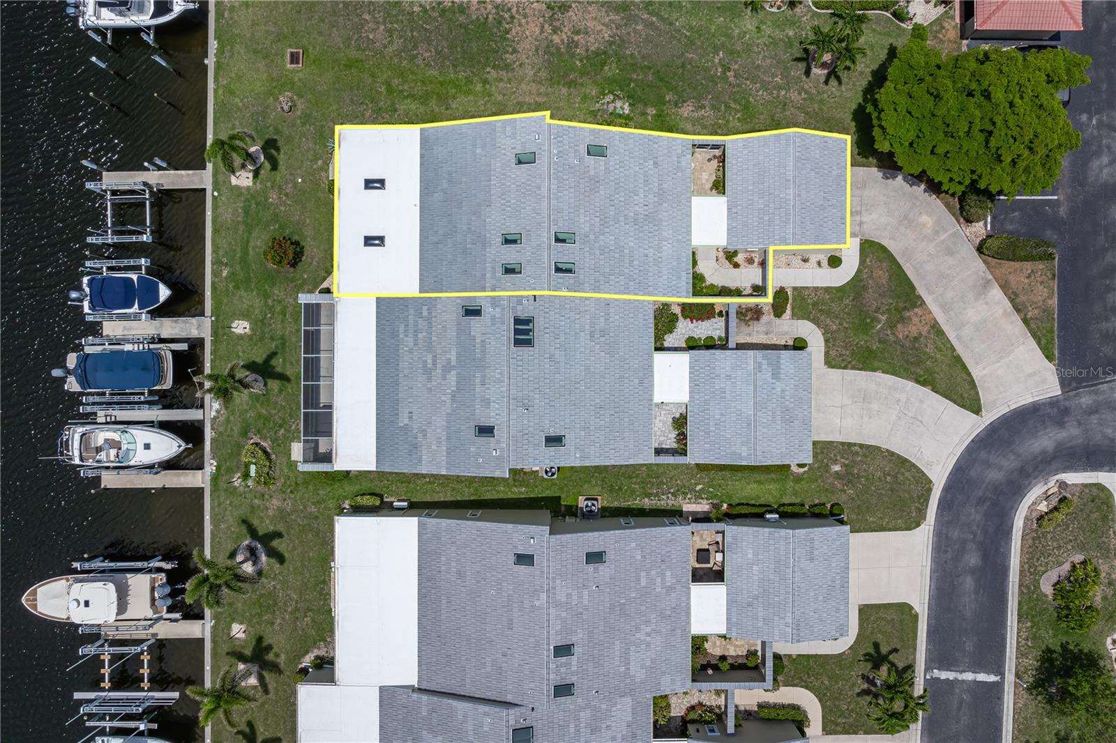 Image 12 of 57 For 2521 Marion Avenue 912