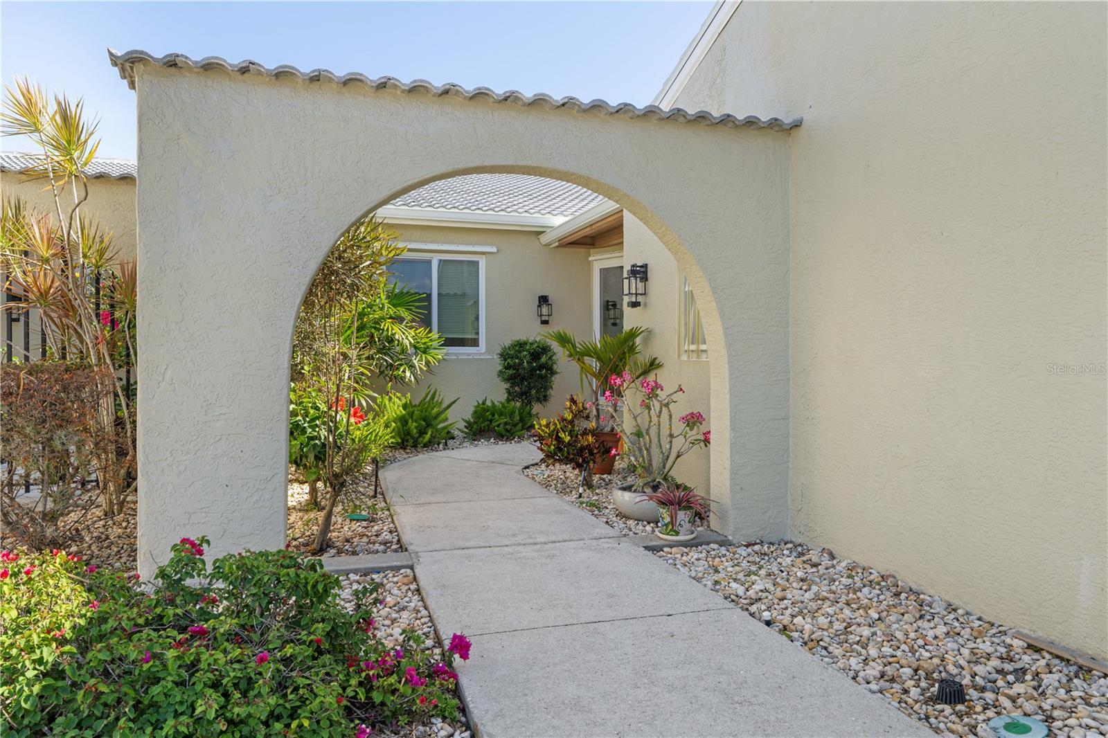 Image 18 of 57 For 2521 Marion Avenue 912