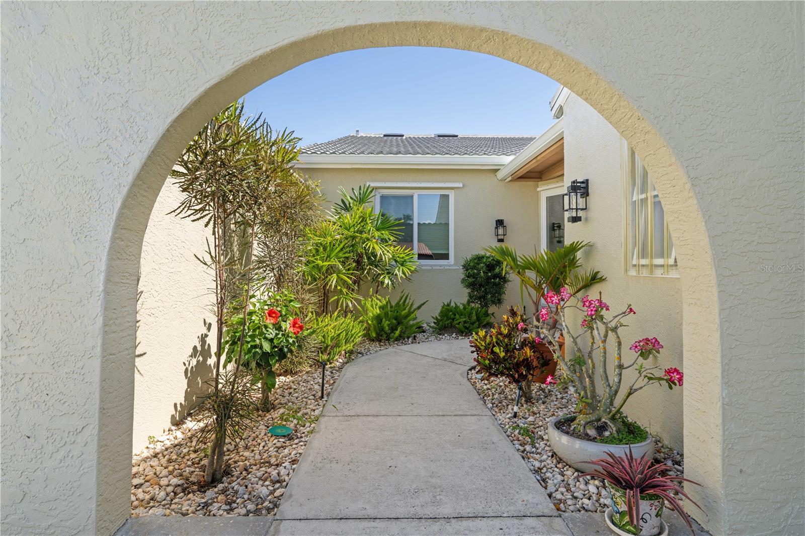Image 19 of 57 For 2521 Marion Avenue 912