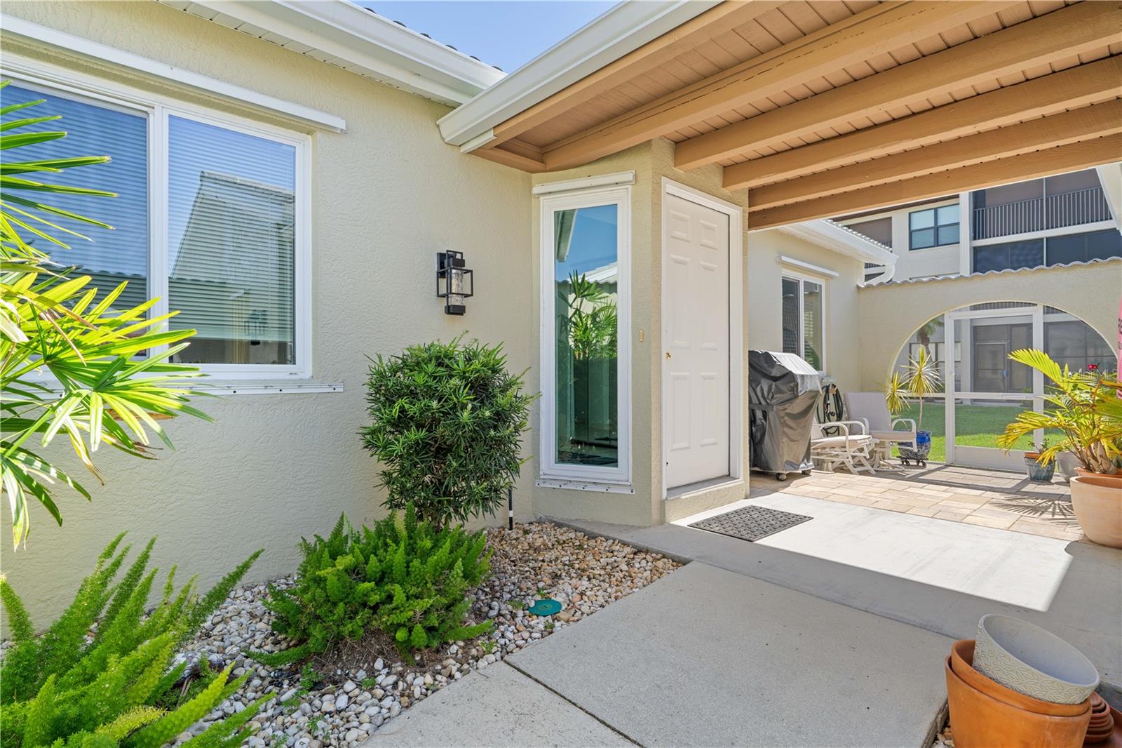 Image 20 of 57 For 2521 Marion Avenue 912