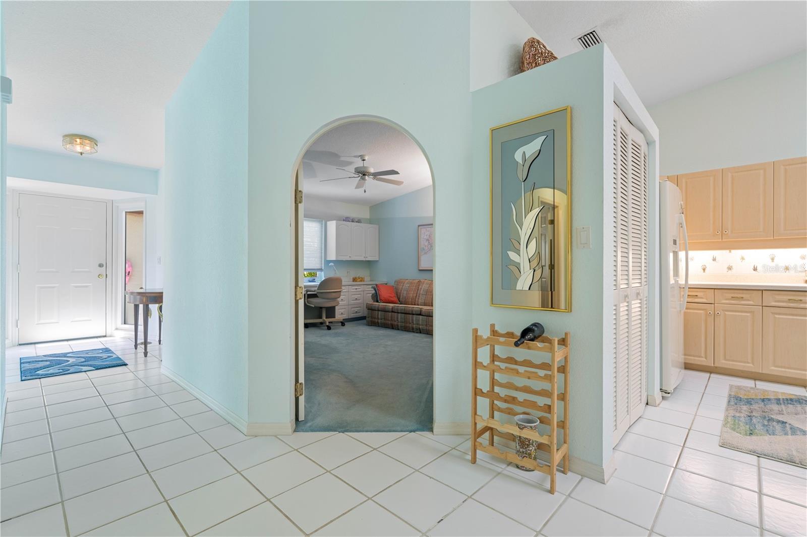 Image 21 of 57 For 2521 Marion Avenue 912