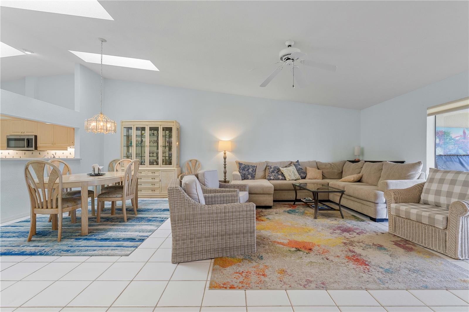 Image 3 of 57 For 2521 Marion Avenue 912