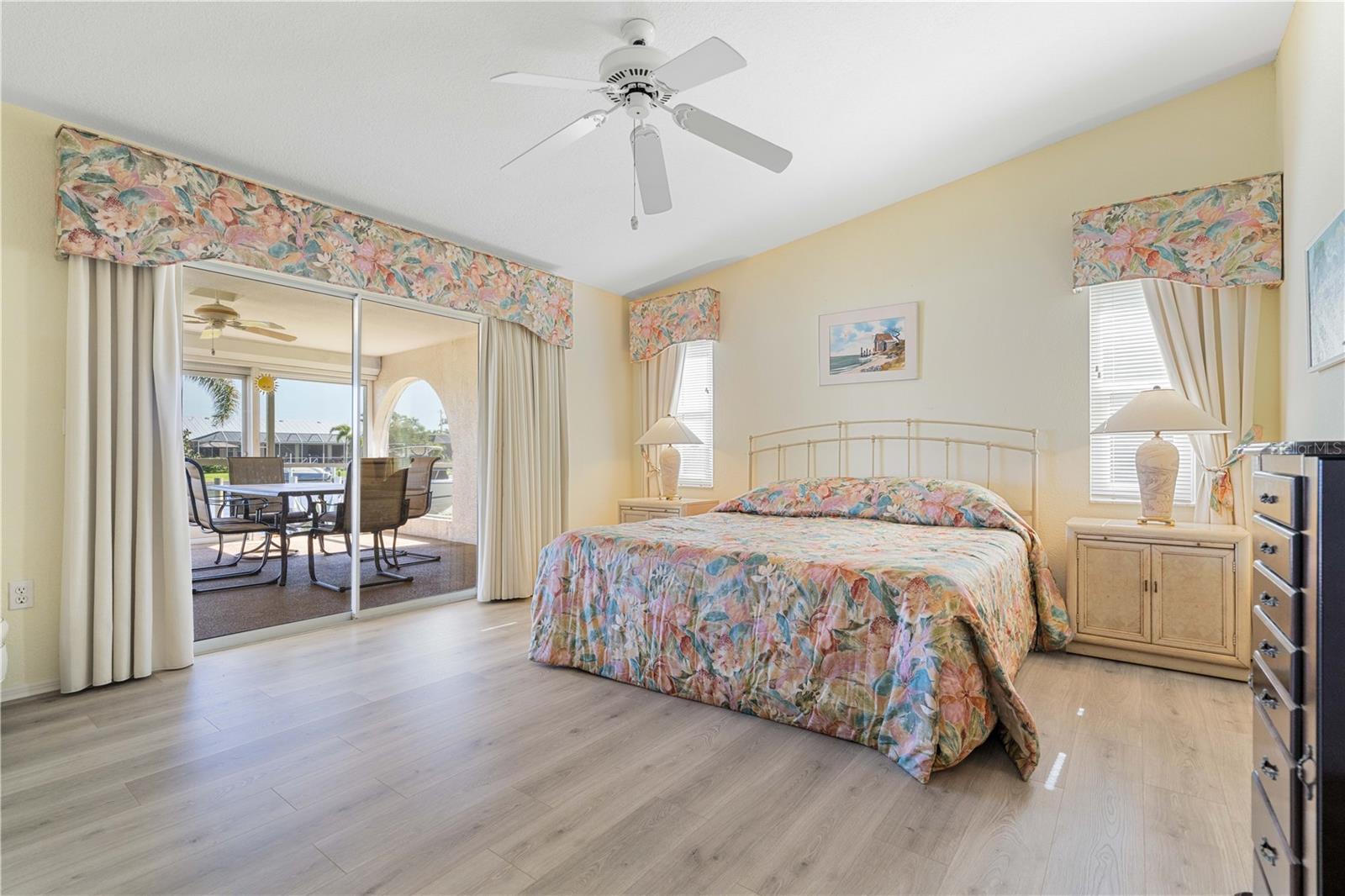 Image 33 of 57 For 2521 Marion Avenue 912