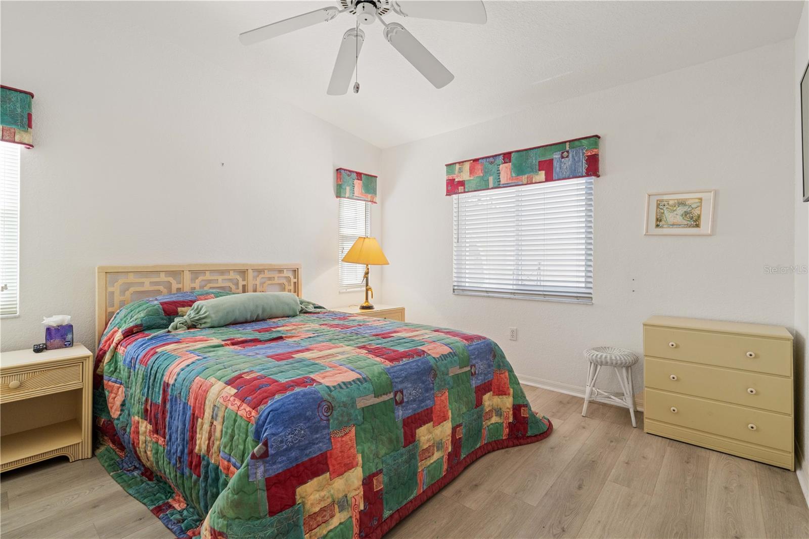 Image 38 of 57 For 2521 Marion Avenue 912