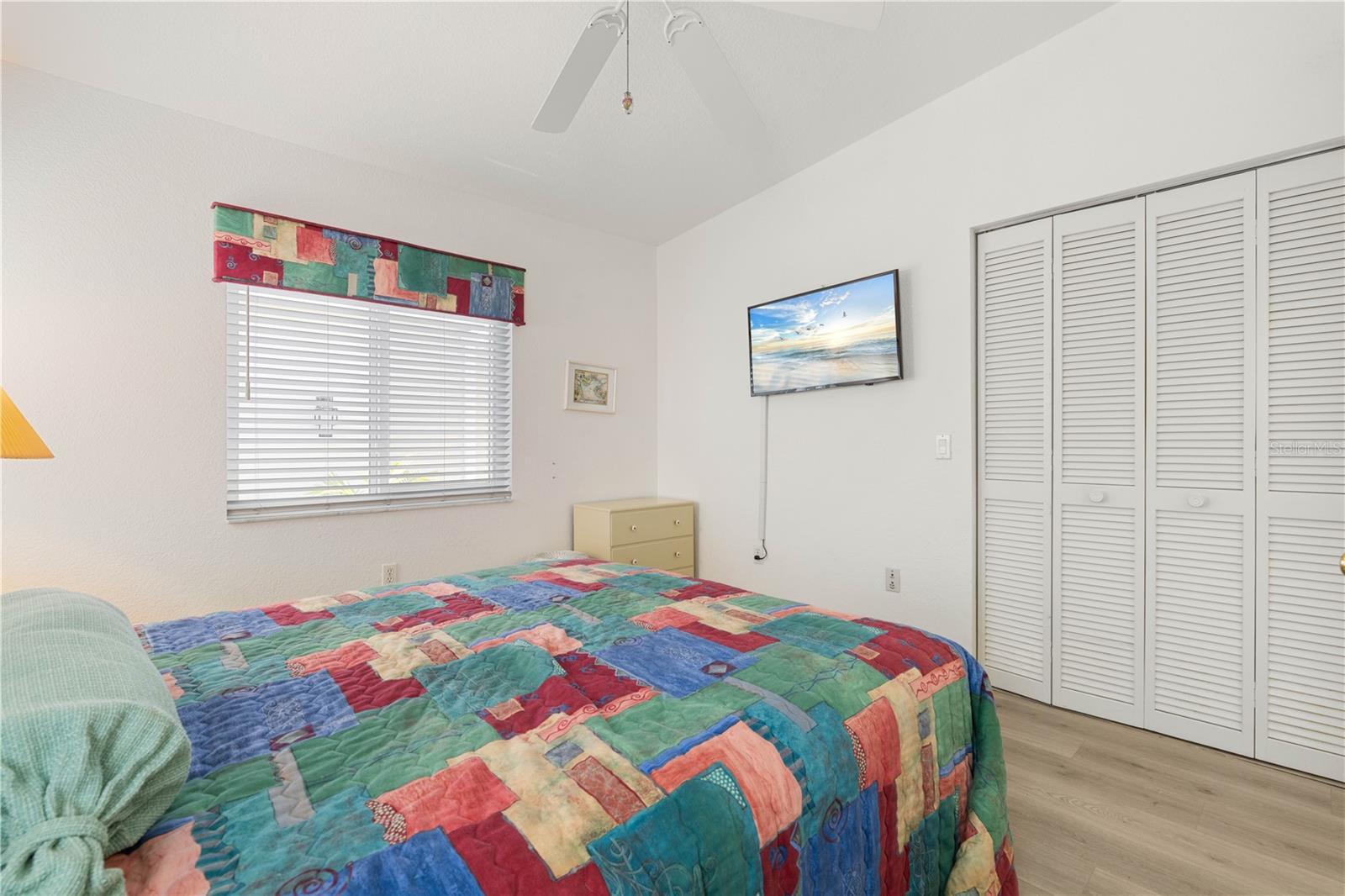 Image 39 of 57 For 2521 Marion Avenue 912