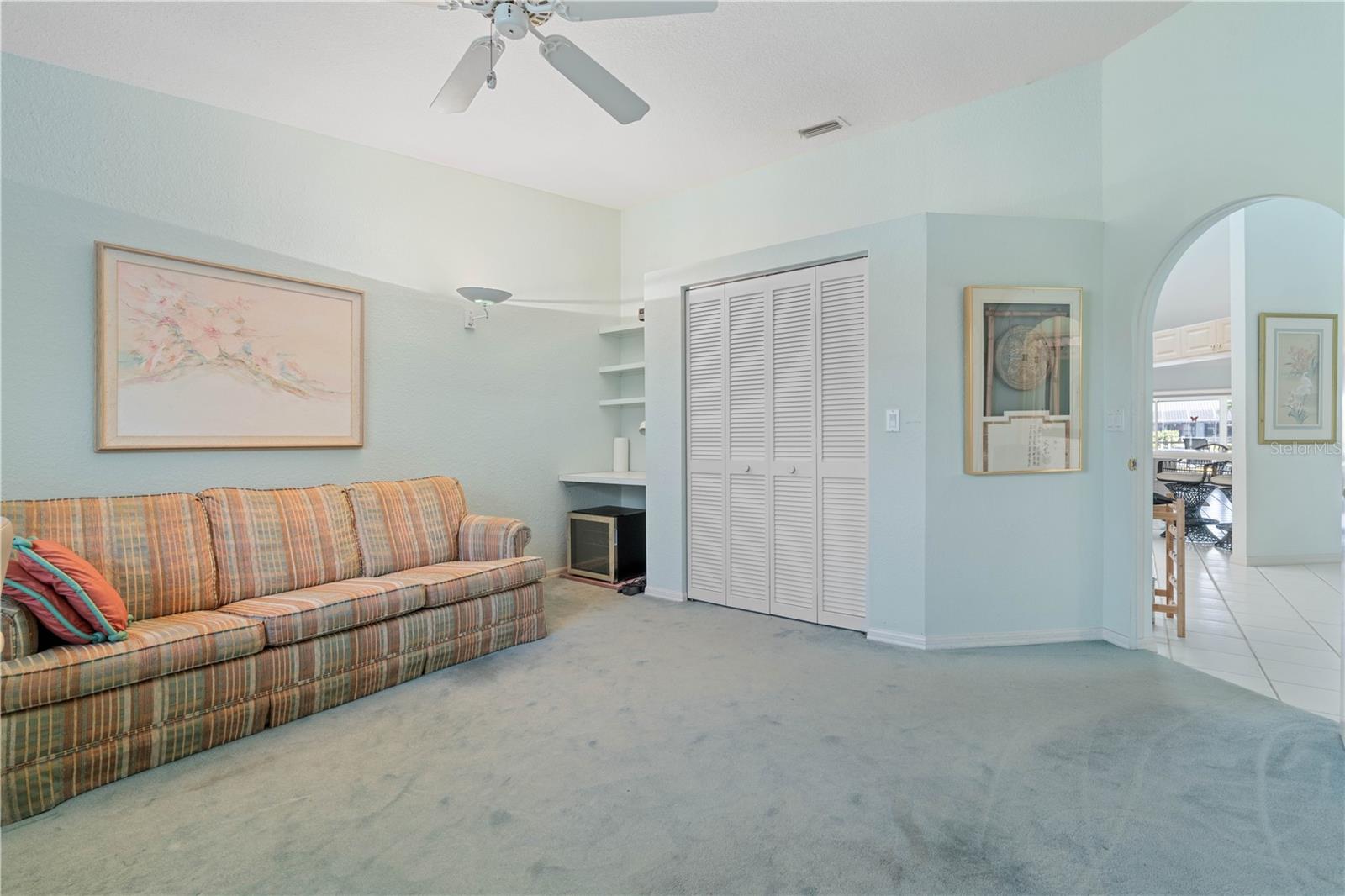 Image 42 of 57 For 2521 Marion Avenue 912