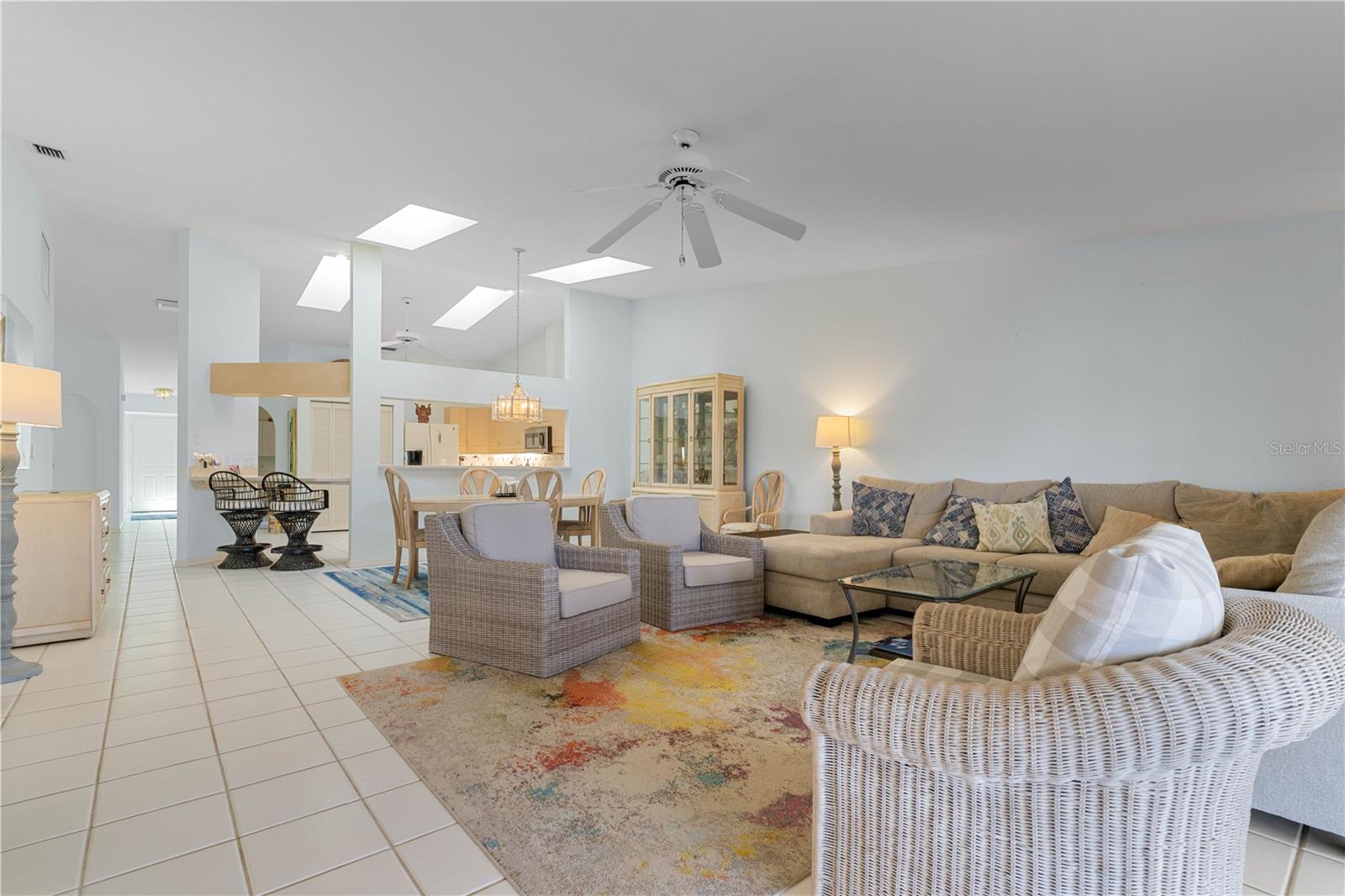 Image 5 of 57 For 2521 Marion Avenue 912