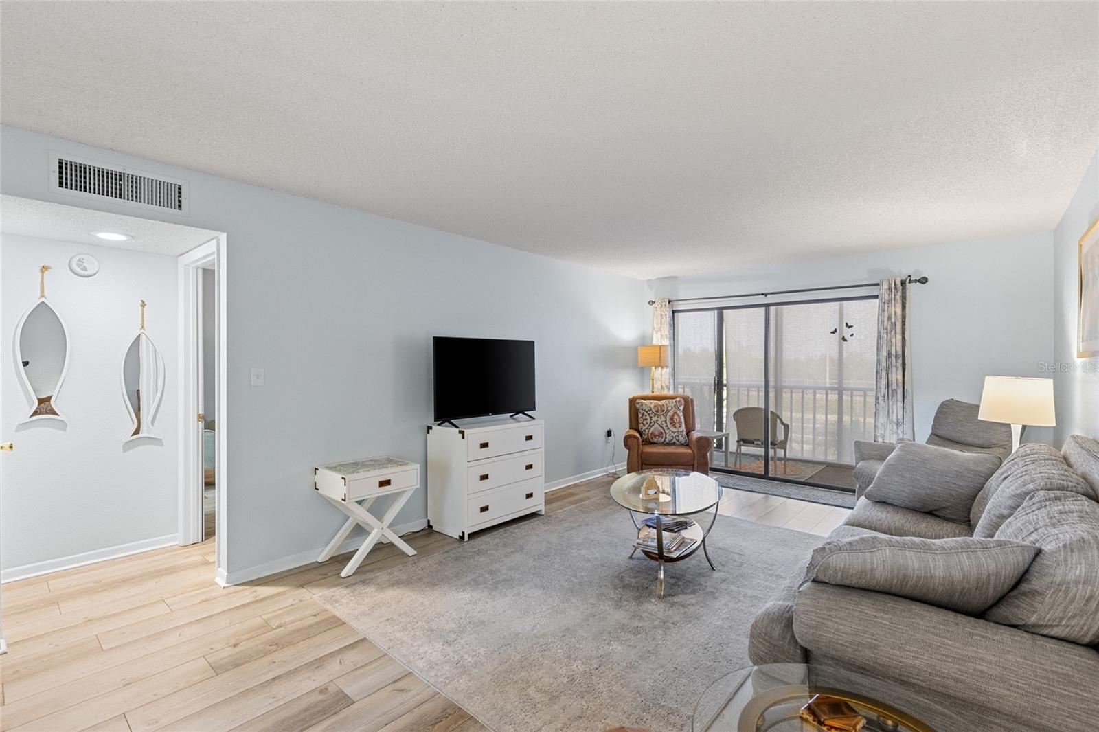 Image 12 of 40 For 14459 River Beach Drive 112