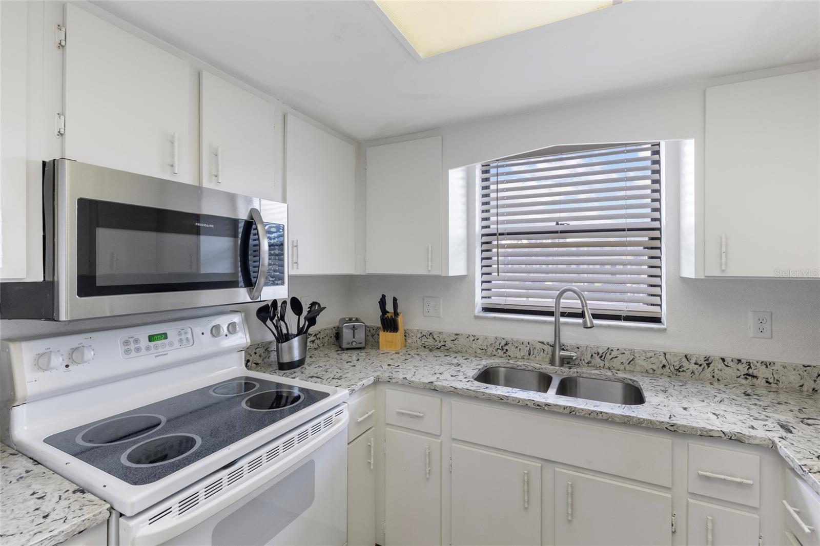 Image 17 of 40 For 14459 River Beach Drive 112