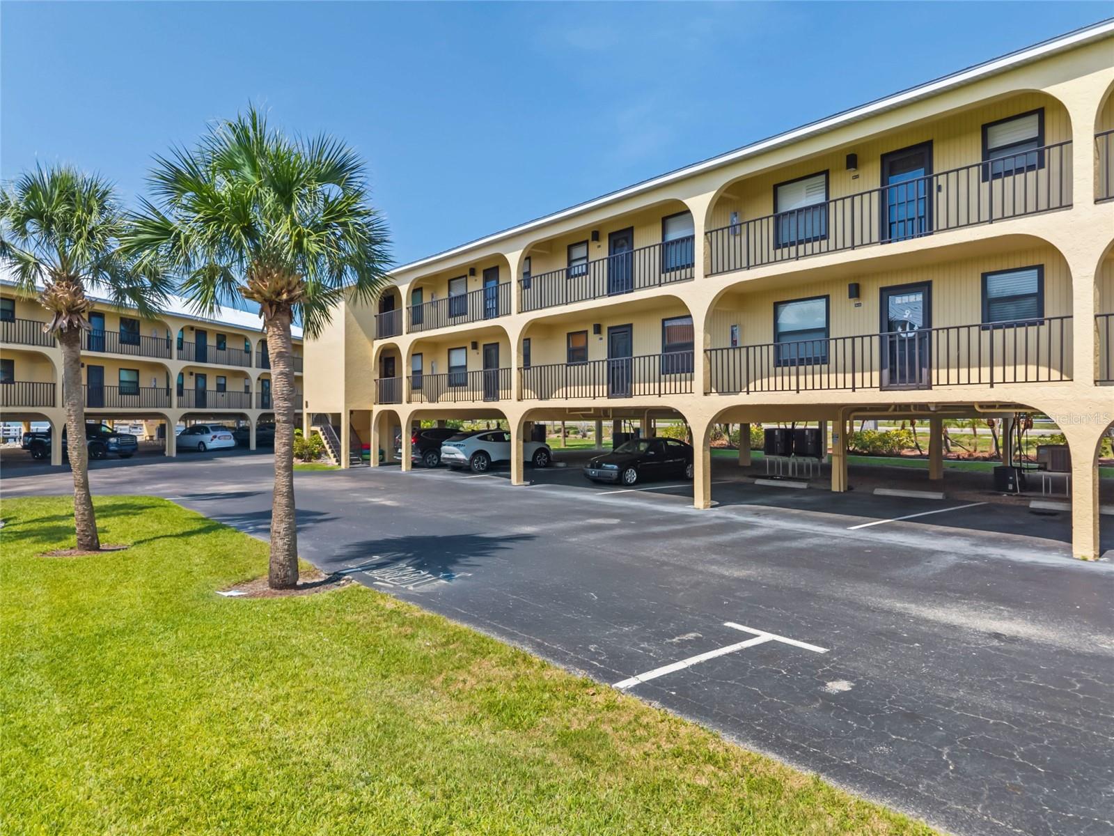 Image 2 of 40 For 14459 River Beach Drive 112