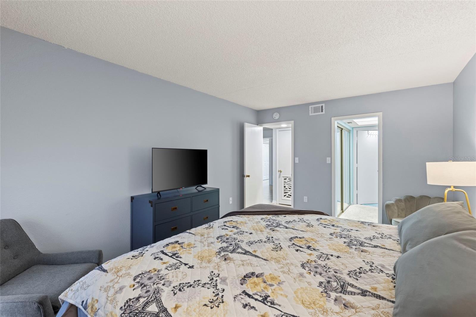 Image 31 of 40 For 14459 River Beach Drive 112