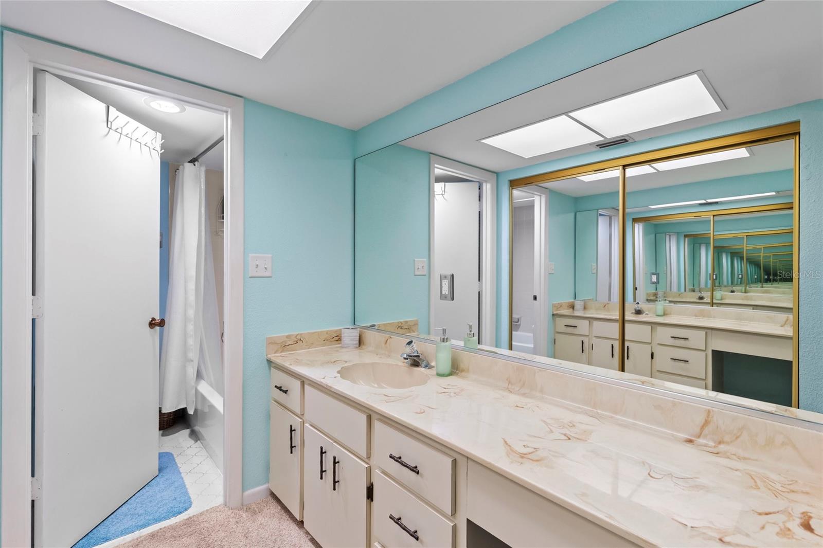 Image 33 of 40 For 14459 River Beach Drive 112