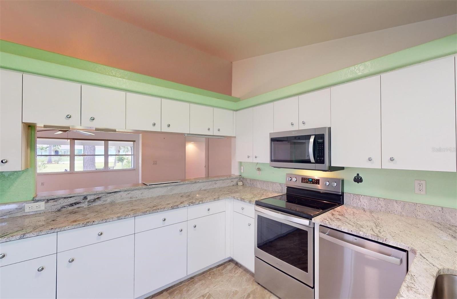 Image 12 of 38 For 1351 Washington Drive