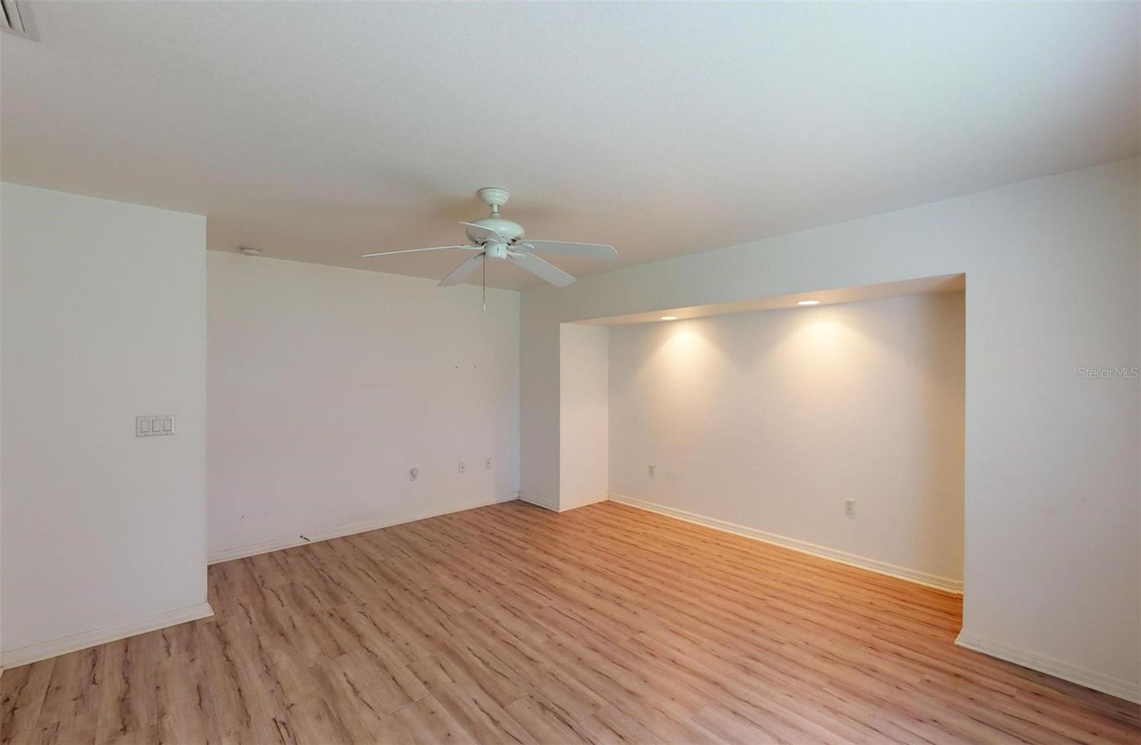 Image 15 of 38 For 1351 Washington Drive