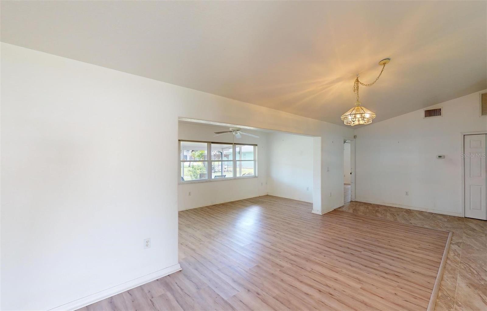 Image 4 of 38 For 1351 Washington Drive