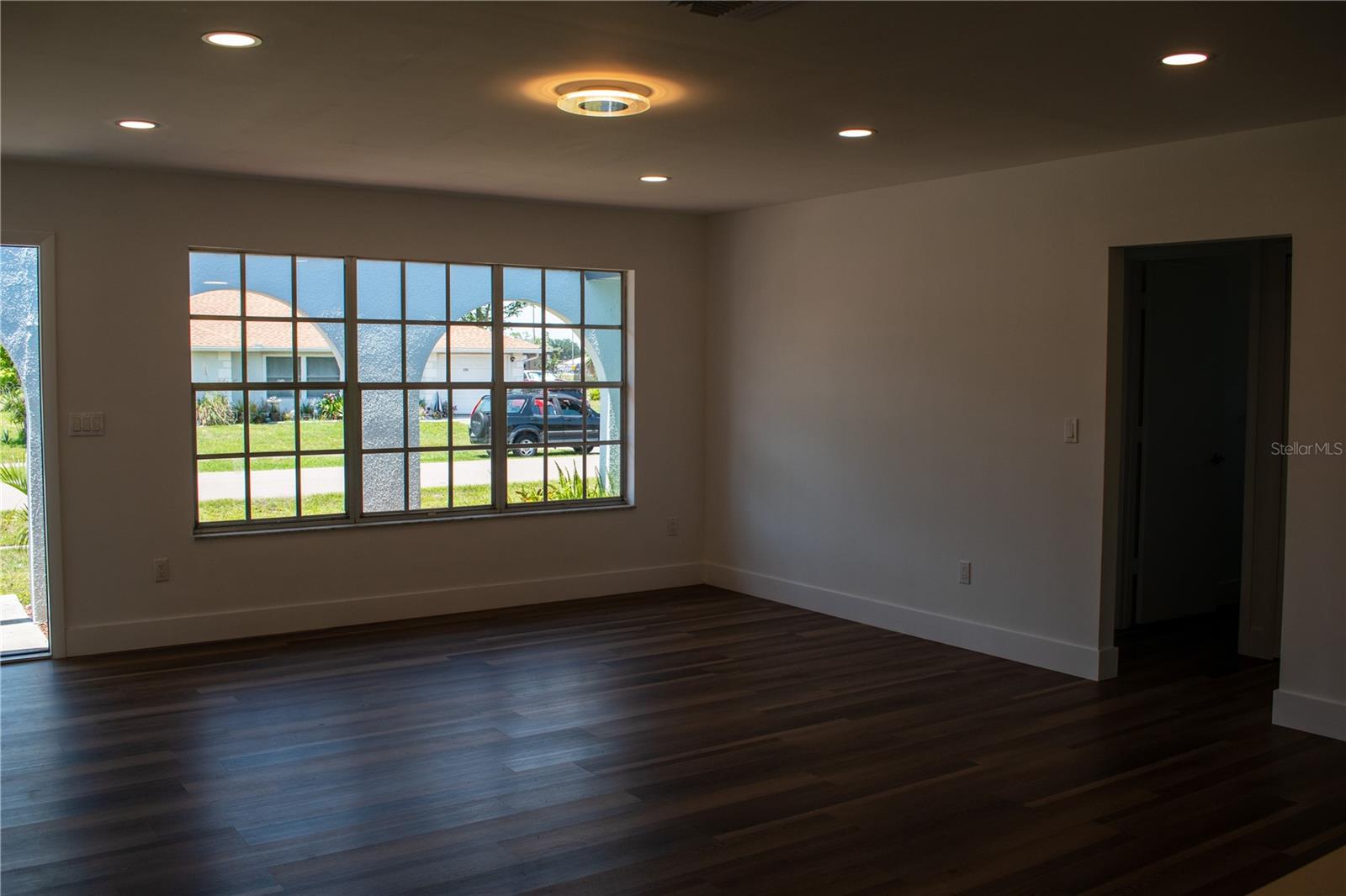 Image 10 of 75 For 2271 Alton Road