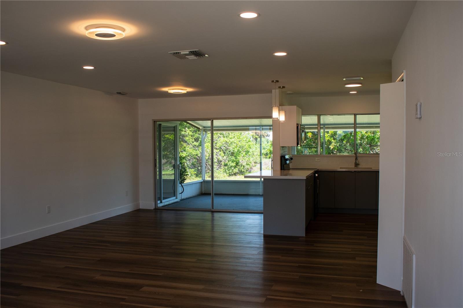 Image 12 of 75 For 2271 Alton Road