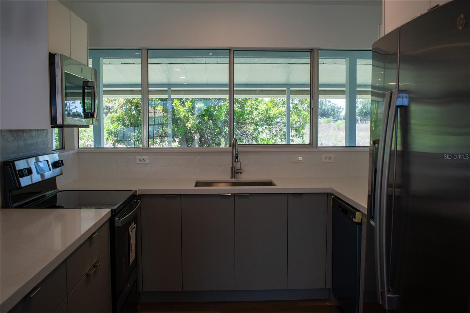 Image 17 of 75 For 2271 Alton Road