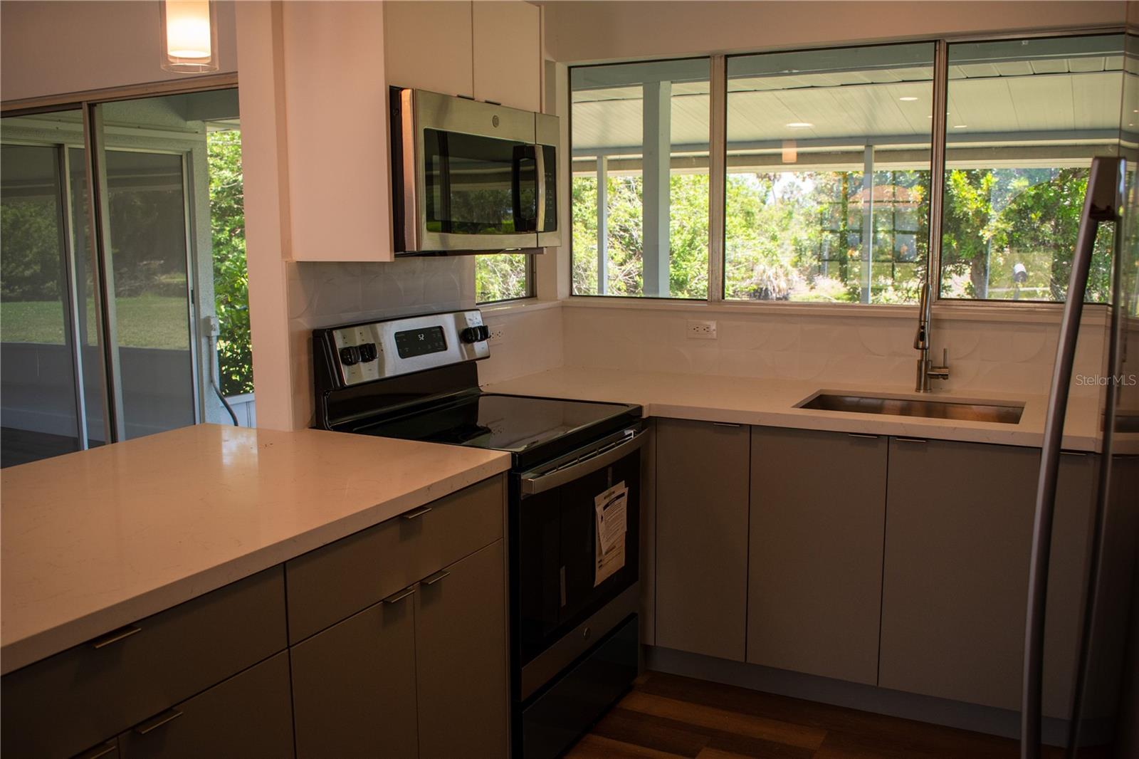 Image 18 of 75 For 2271 Alton Road