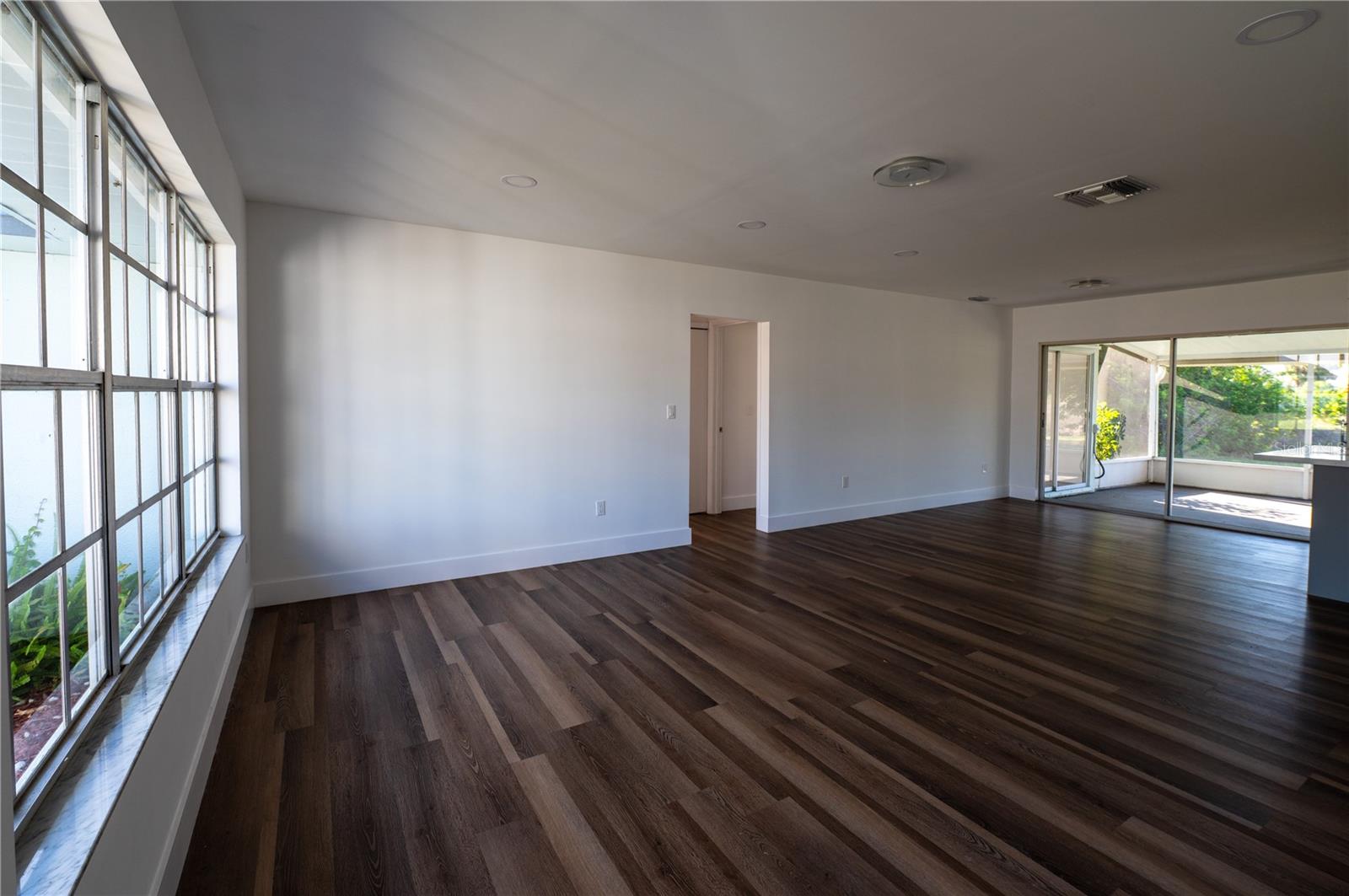 Image 9 of 75 For 2271 Alton Road