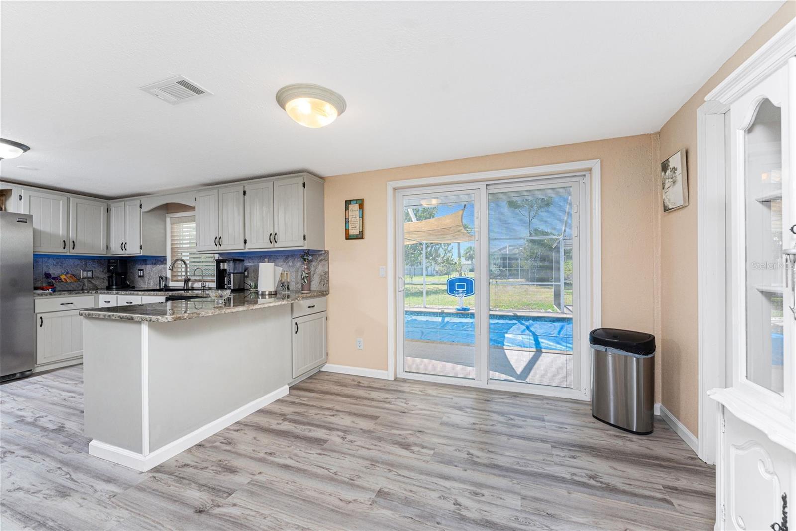 Image 10 of 47 For 4089 Yucatan Circle