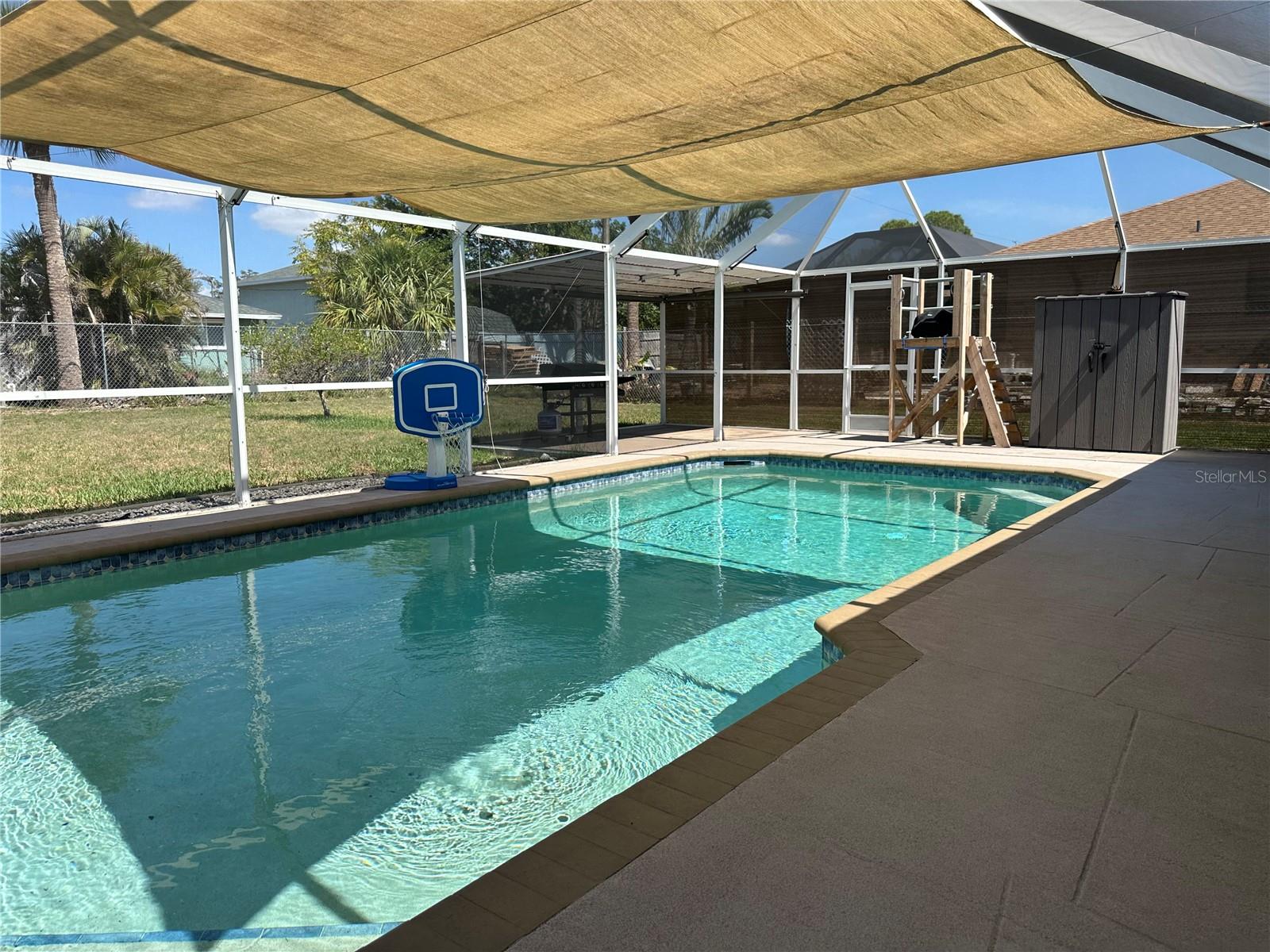 Image 19 of 47 For 4089 Yucatan Circle