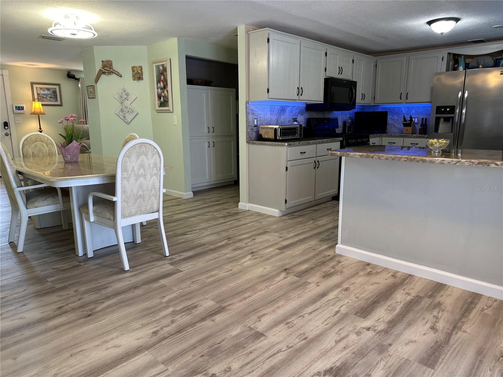 Image 8 of 47 For 4089 Yucatan Circle