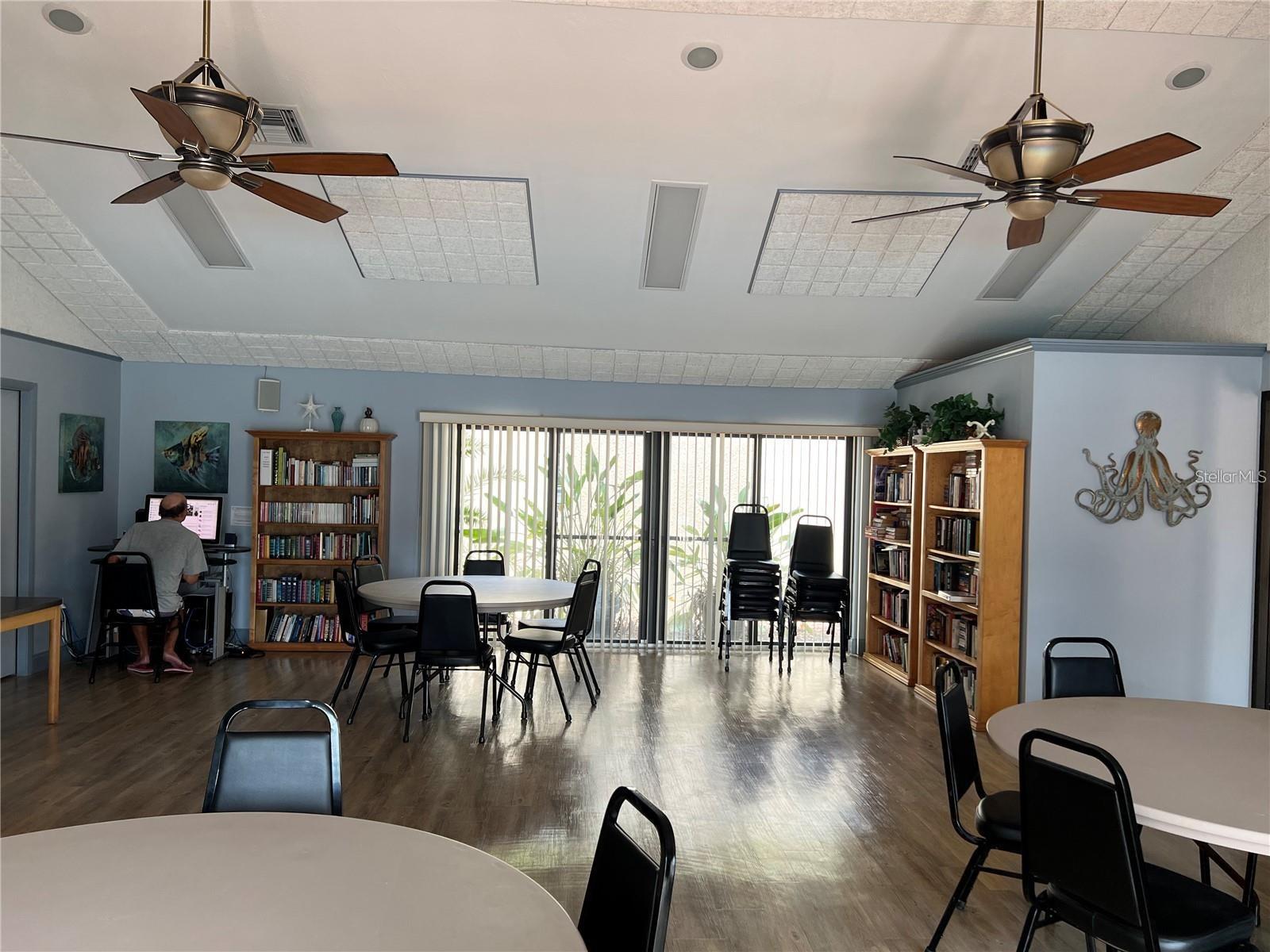 Image 2 of 4 For 21405 Olean Boulevard 429