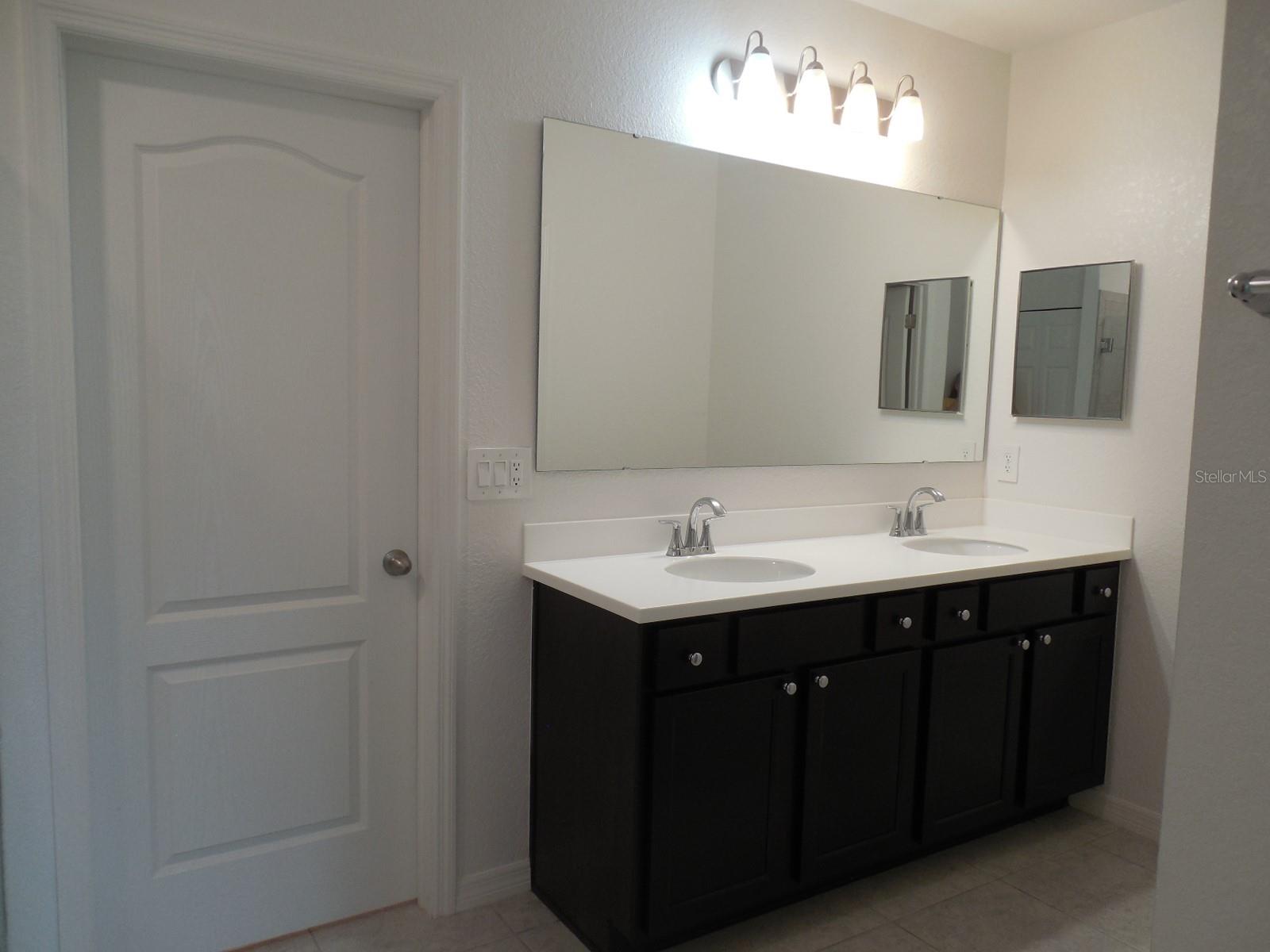 Image 10 of 25 For 4830 Cazes Avenue